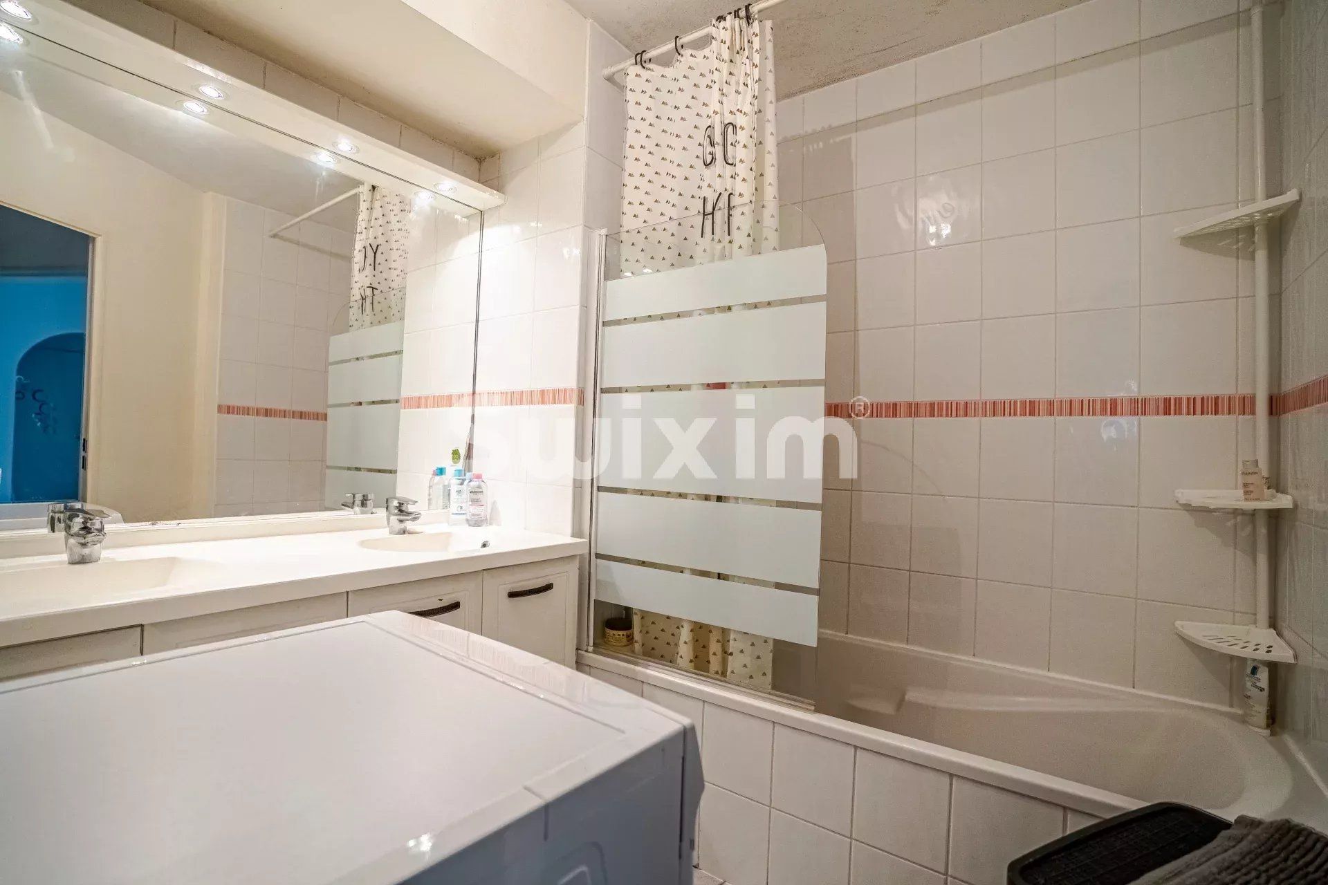 apartment 4 Rooms for rent on Ornex (01210)