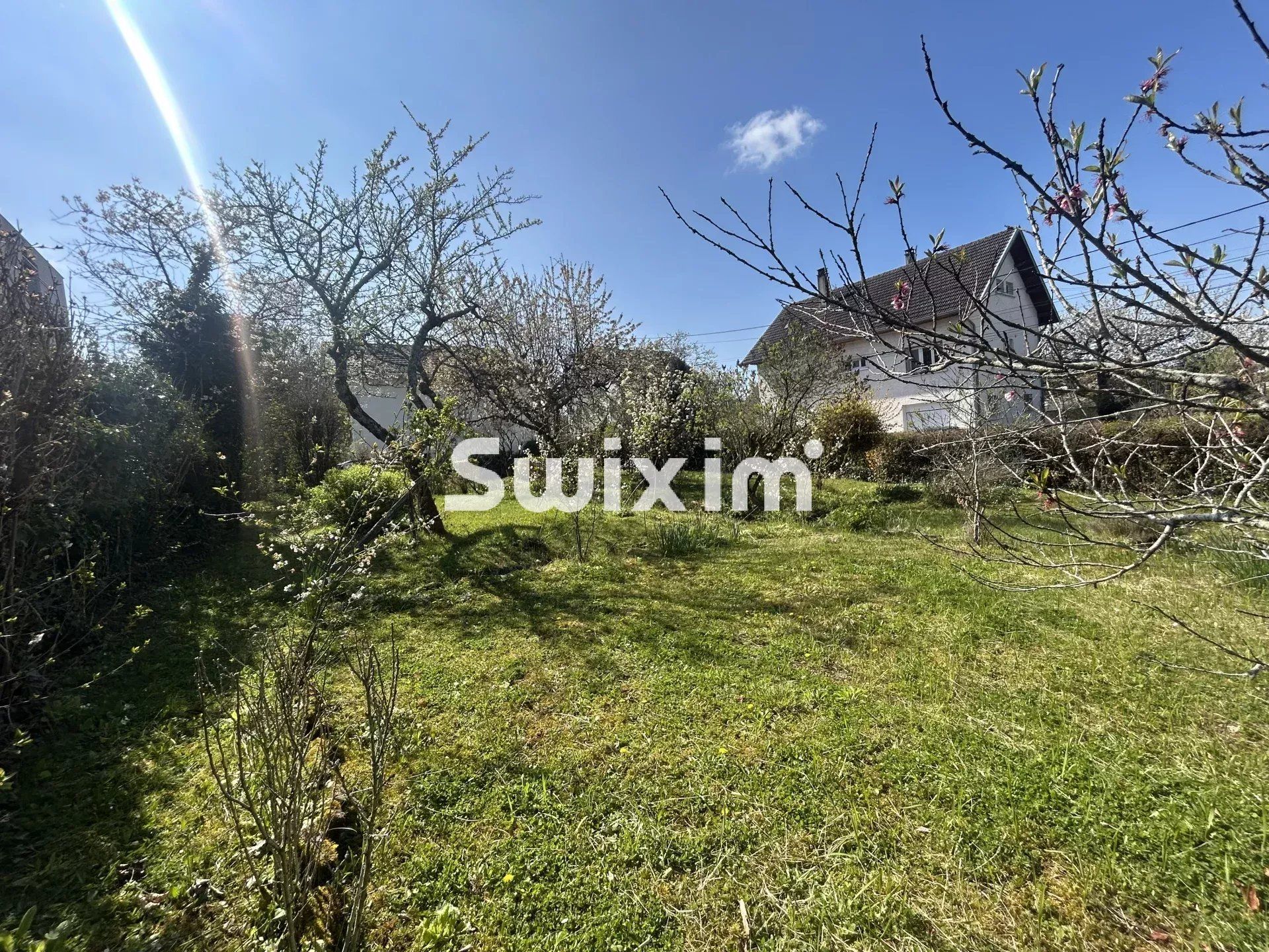 casa 6 Quartos para venda sobre Lons-le-Saunier (39000)