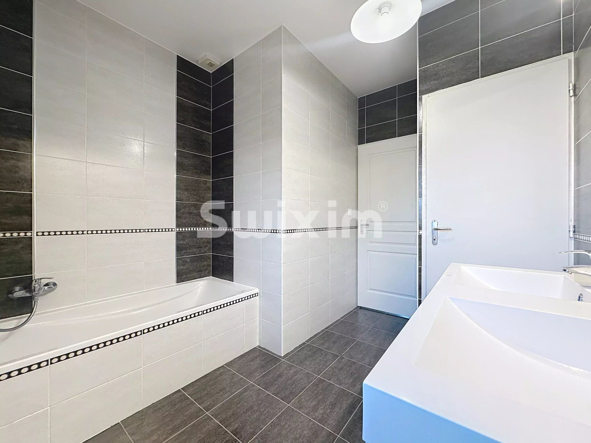 haus 5 Zimmer zur miete auf Gex (01170)
