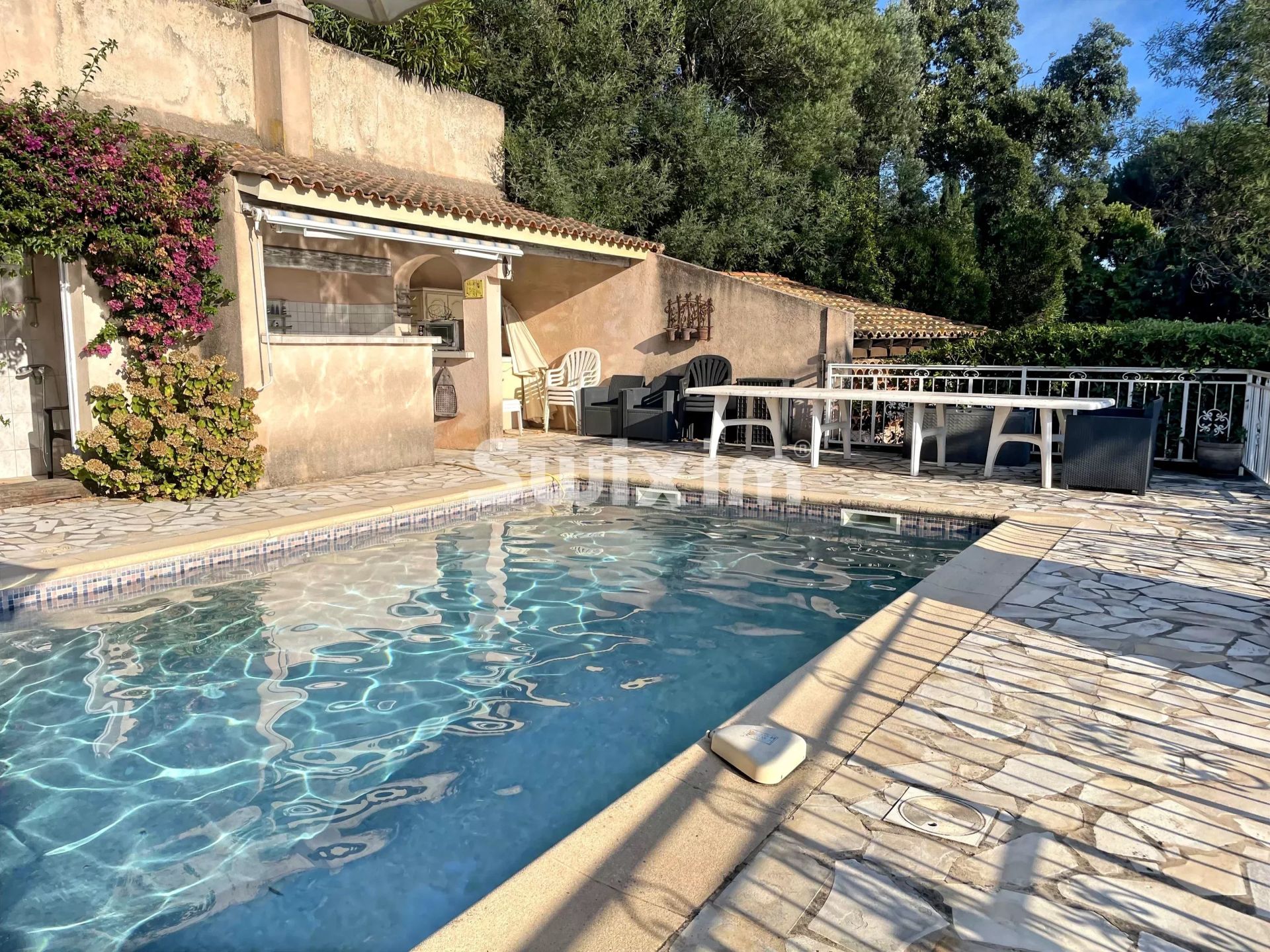 house 6 Rooms for sale on La Croix-Valmer (83420)