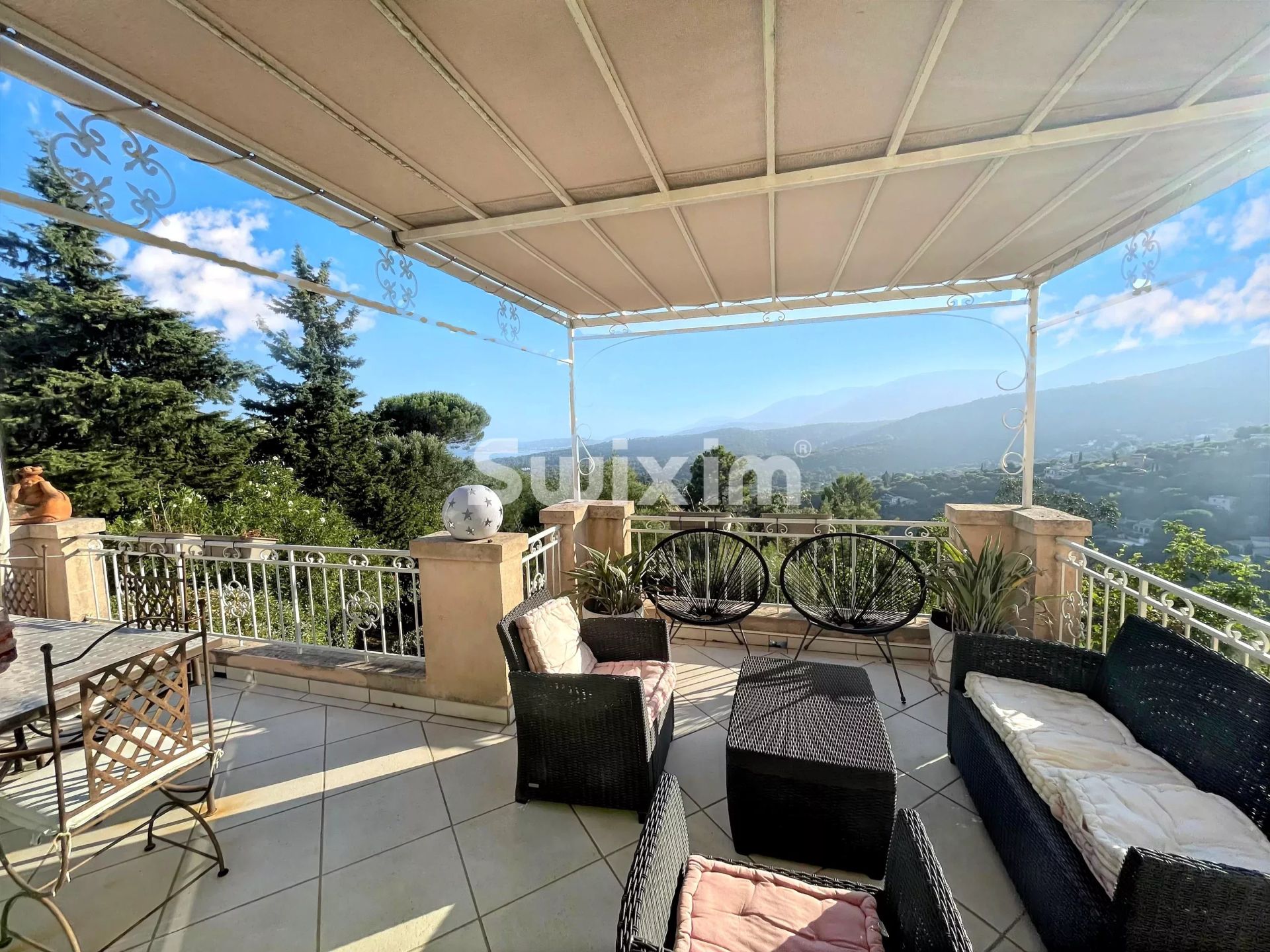 house 6 Rooms for sale on La Croix-Valmer (83420)