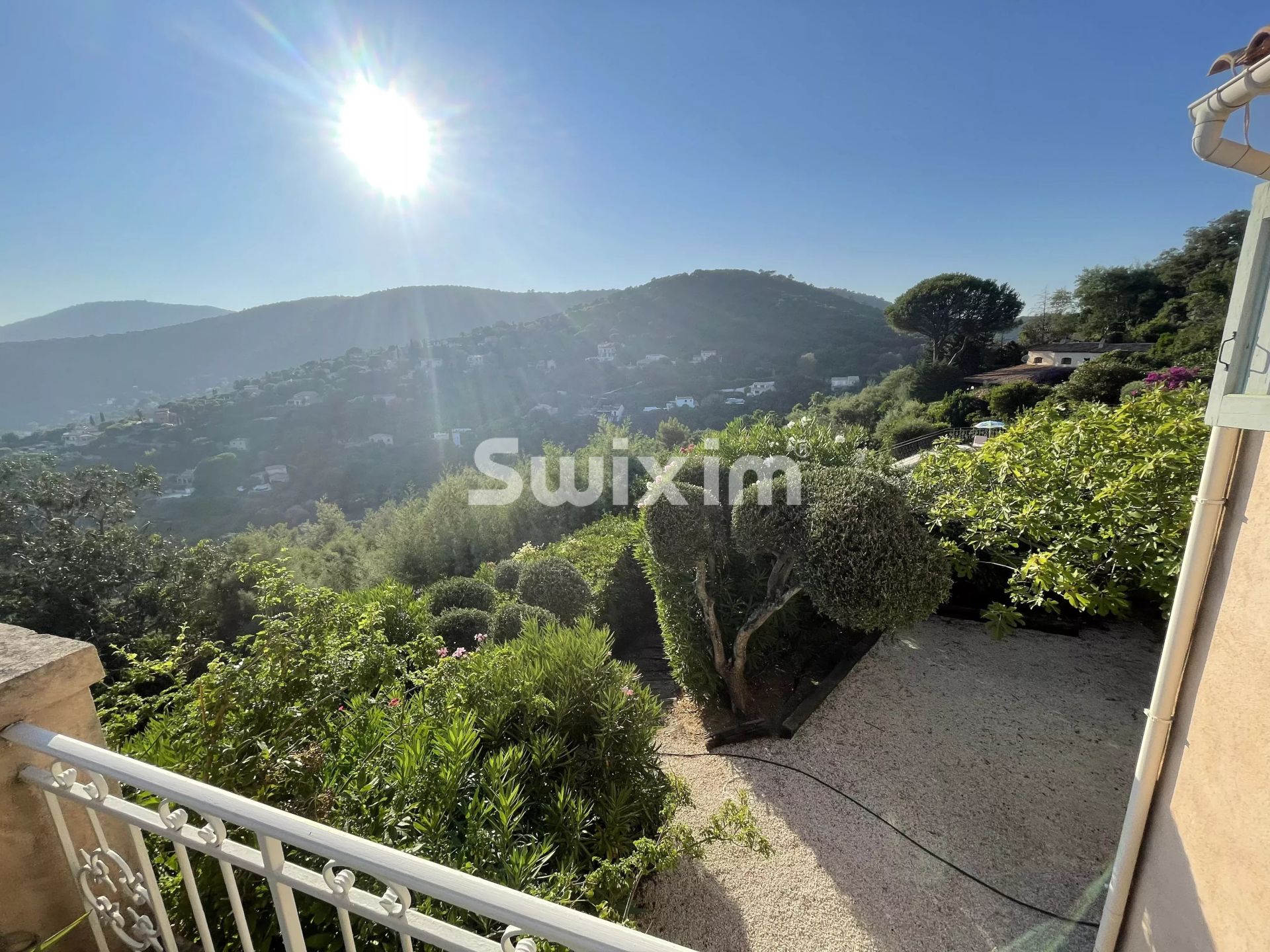 house 6 Rooms for sale on La Croix-Valmer (83420)