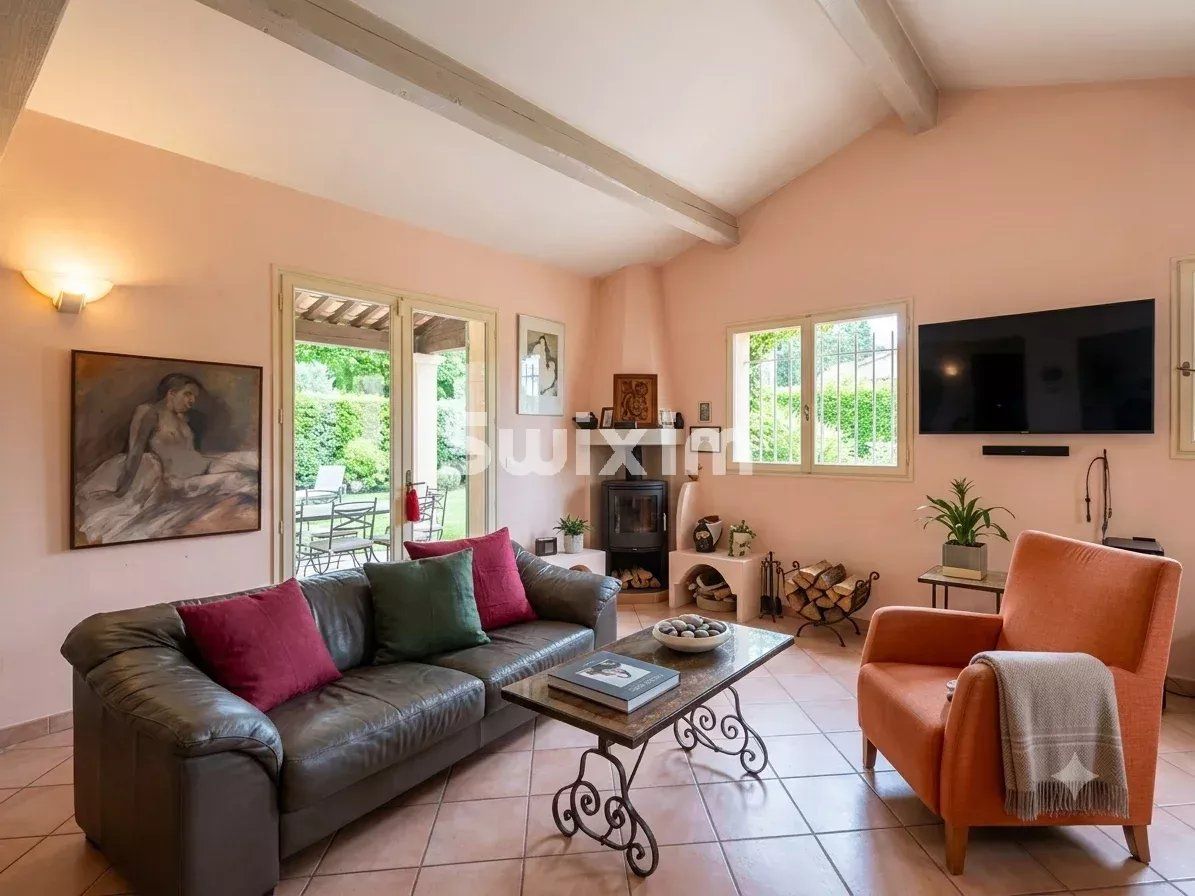 house 6 Rooms for sale on La Croix-Valmer (83420)