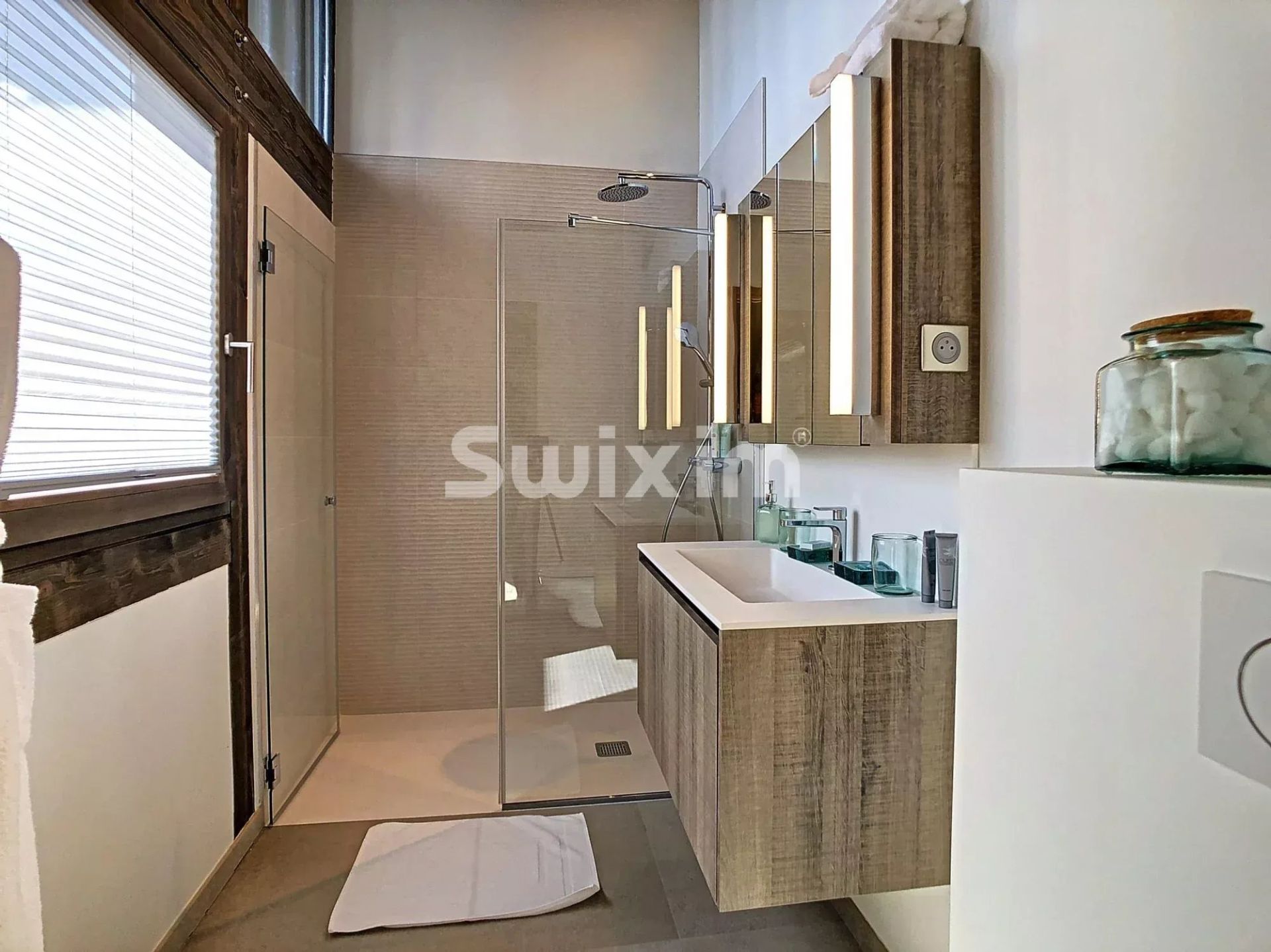 house 7 Rooms for sale on Demi-Quartier (74120)