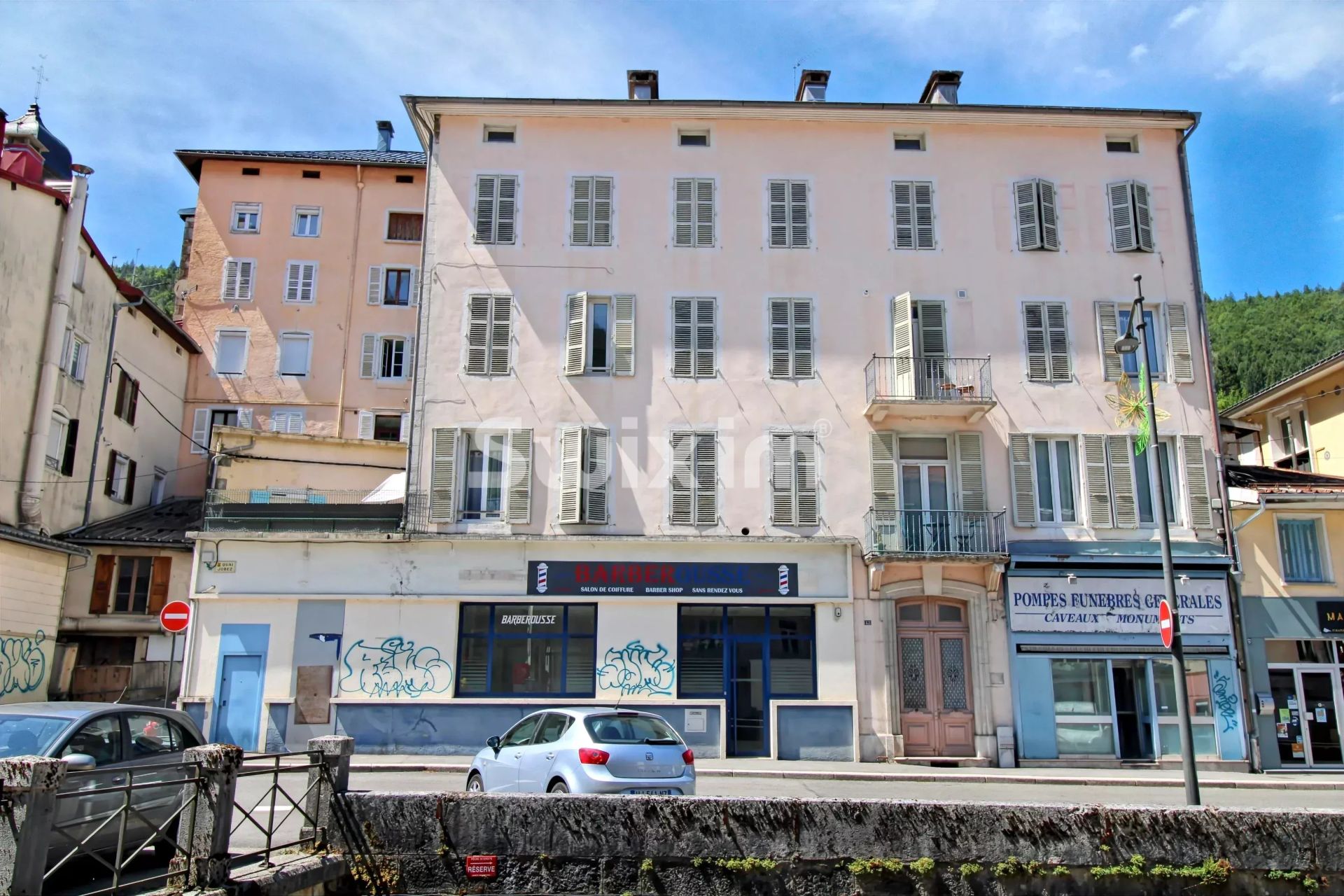 immeuble 19 Pièces en vente sur Hauts de Bienne (39400)