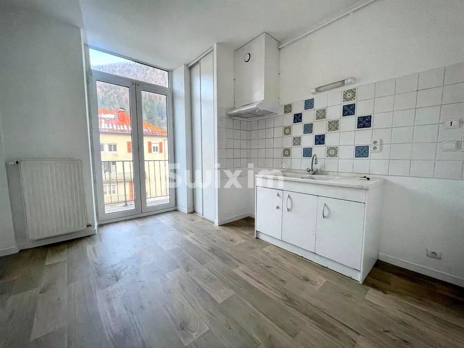 immeuble 19 Pièces en vente sur Hauts de Bienne (39400)