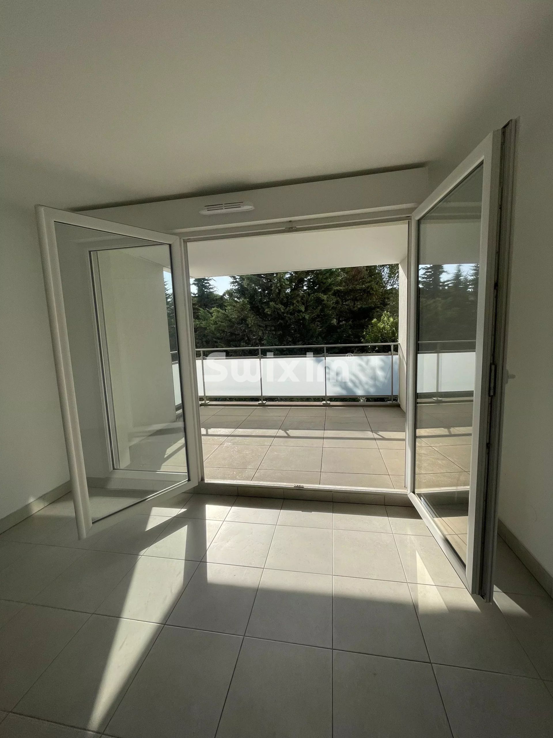 apartment 3 Rooms for sale on Cavalaire-sur-Mer (83240)