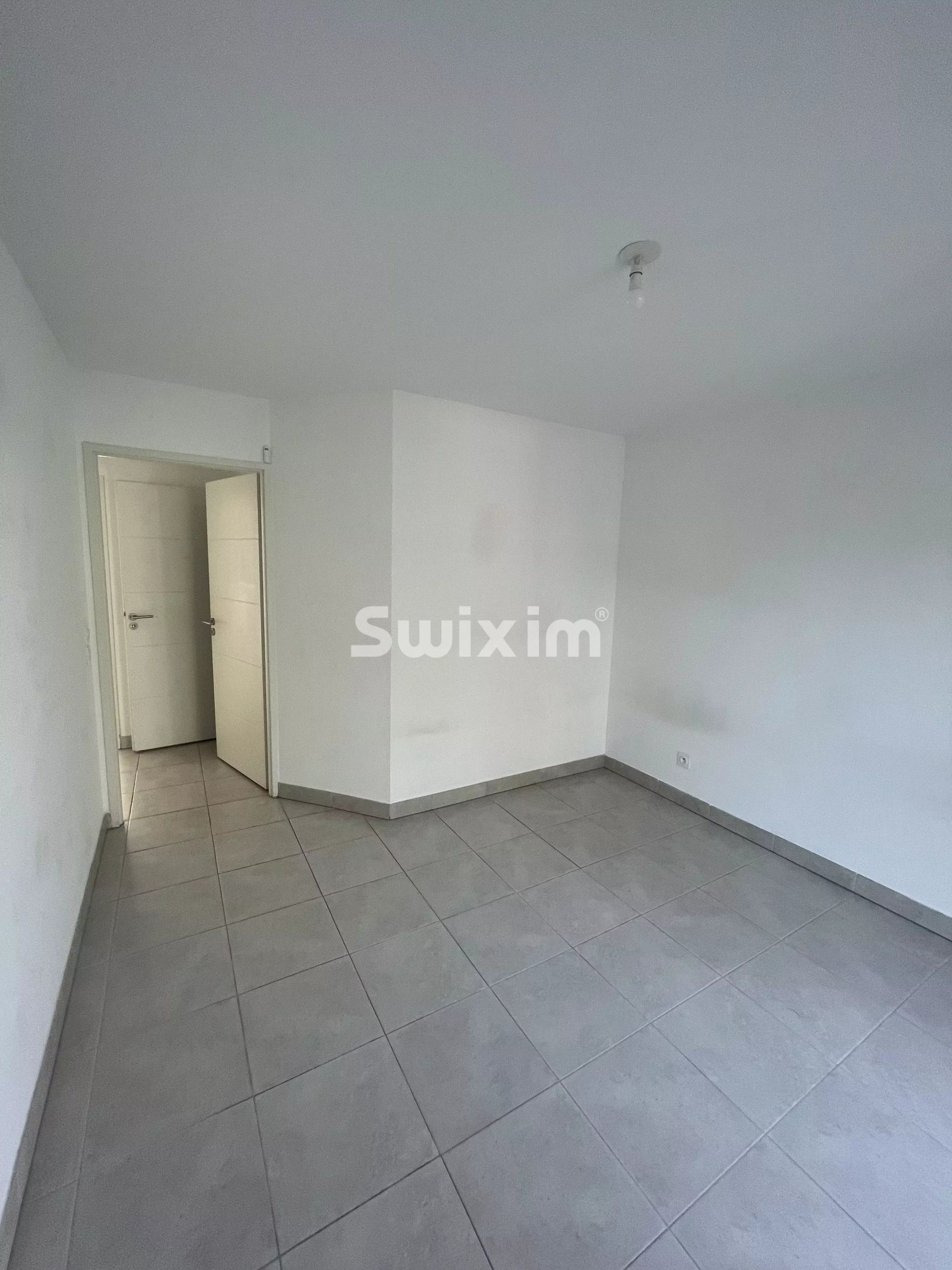 apartment 3 Rooms for sale on Cavalaire-sur-Mer (83240)