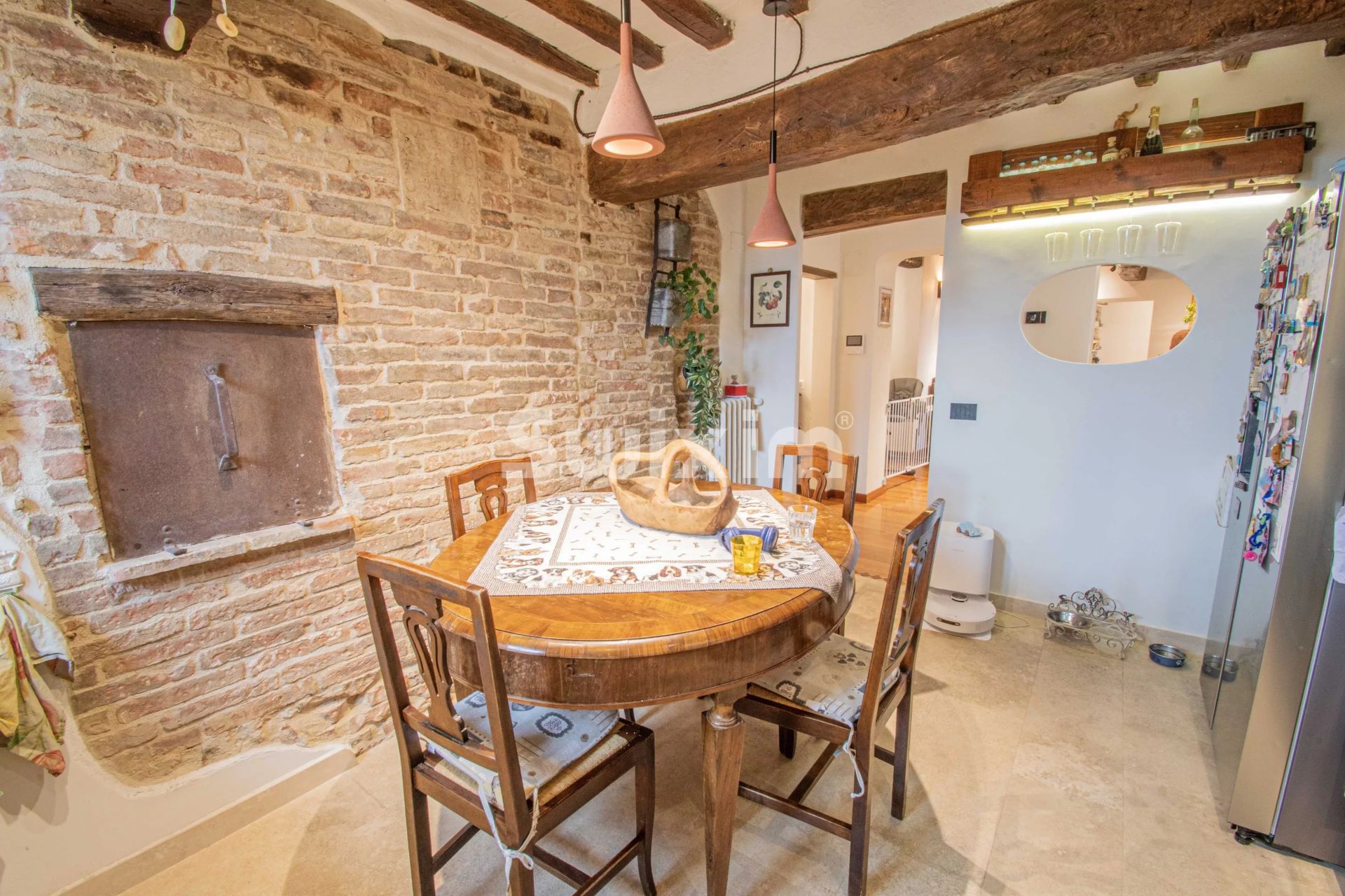 apartment 6 Rooms for sale on Siena (53100)