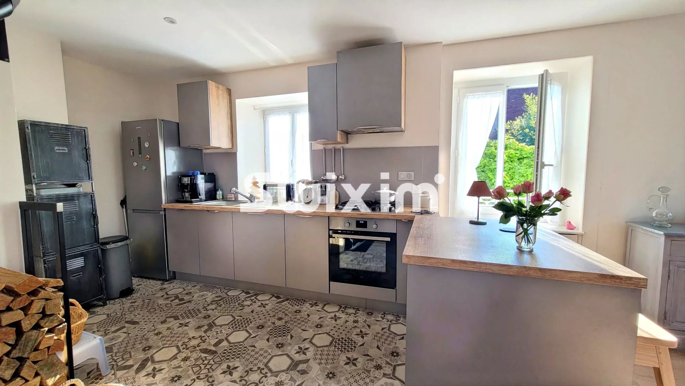 house 4 Rooms for sale on Lons-le-Saunier (39000)