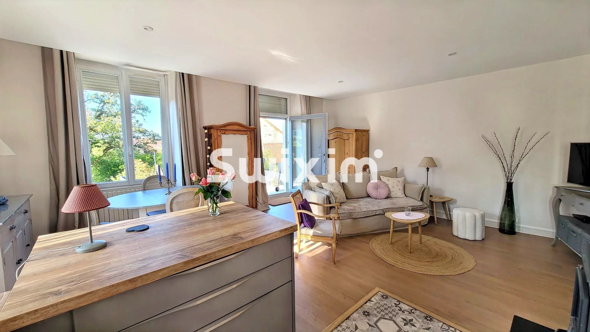 house 4 Rooms for sale on Lons-le-Saunier (39000)