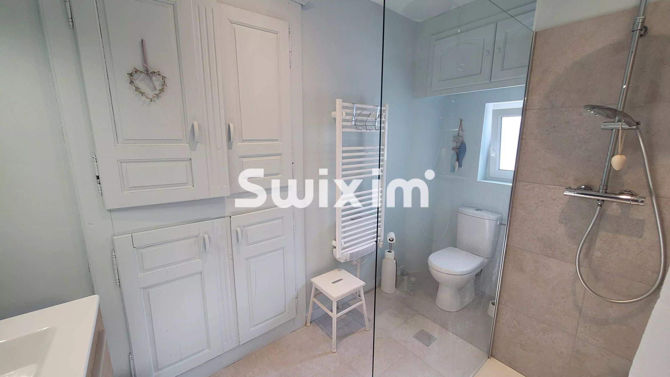 house 4 Rooms for sale on Lons-le-Saunier (39000)