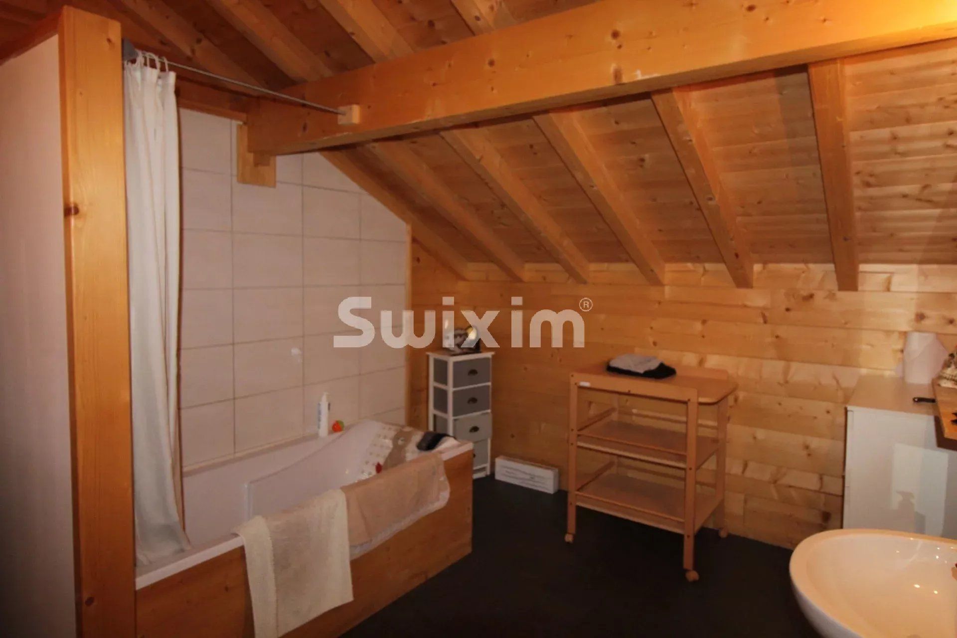 house 4 Rooms for rent on Lamoura (39310)