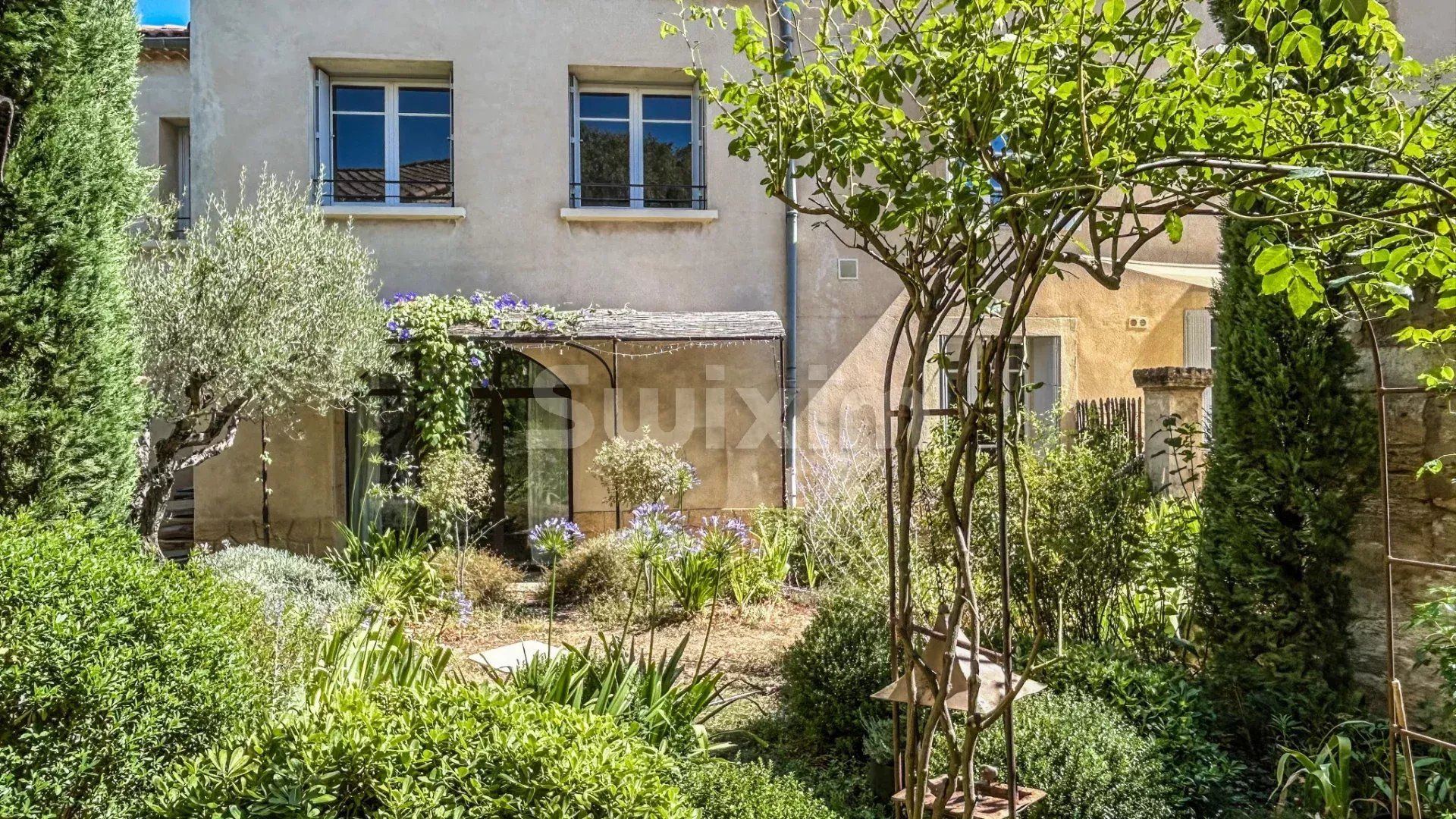 mas 8 Camere in vendita su Castillon-du-Gard (30210)