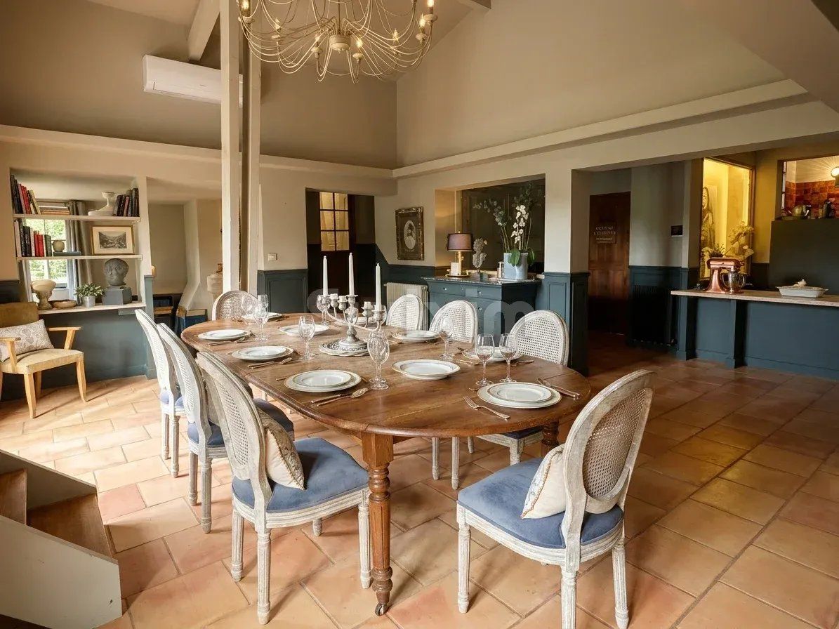 Maison 4 pièces 202 m² · à Nîmes · 202 m² · 695 000 €