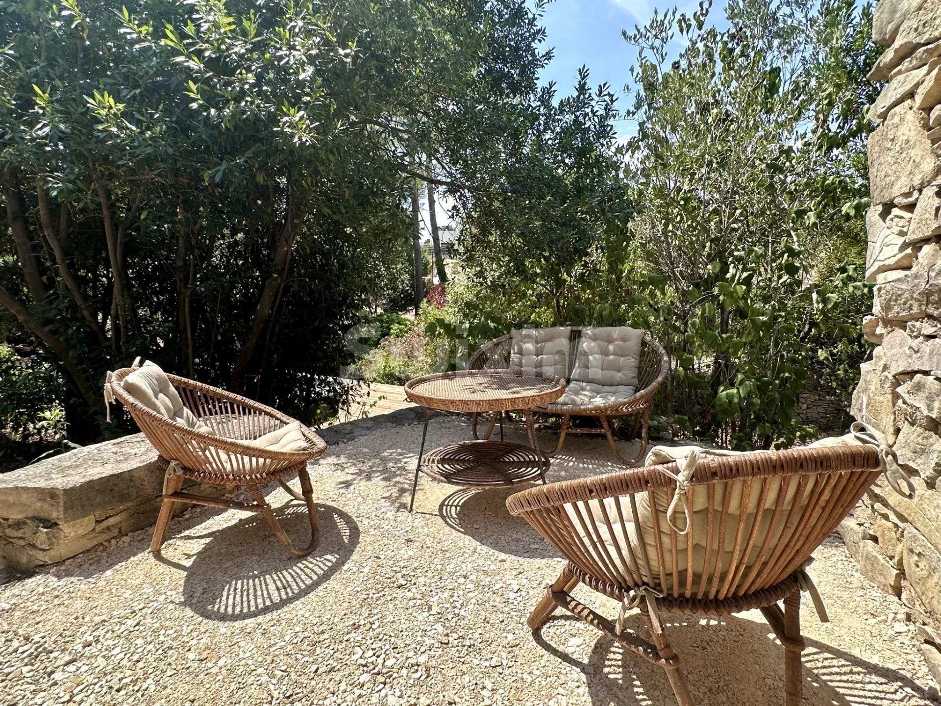 casa 4 Camere in vendita su Nîmes (30000)