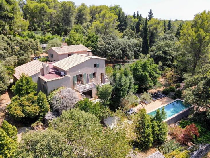 Vendita Casa Nîmes 4&nbsp;Camere 202&nbsp;m²