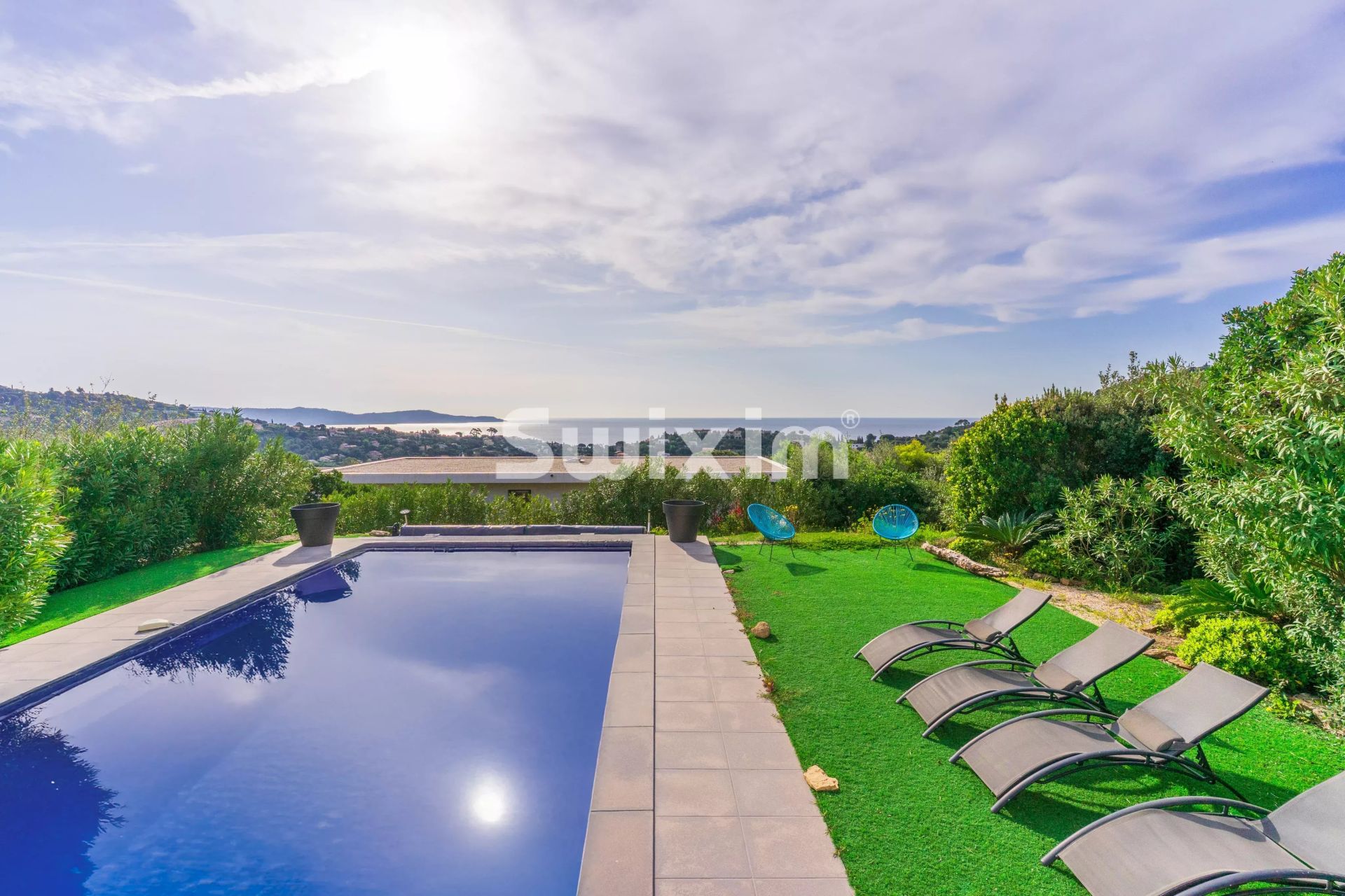 villa 6 Rooms for sale on Cavalaire-sur-Mer (83240)