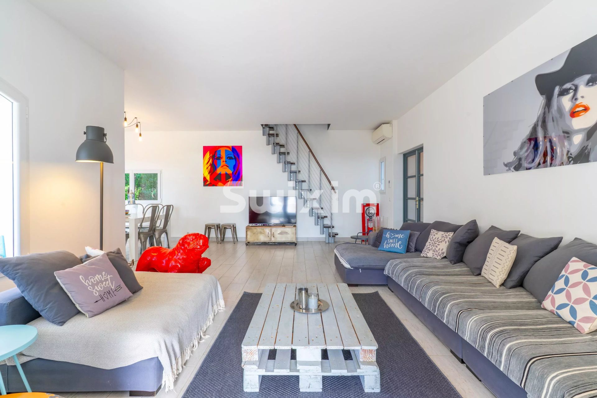 villa 6 Rooms for sale on Cavalaire-sur-Mer (83240)
