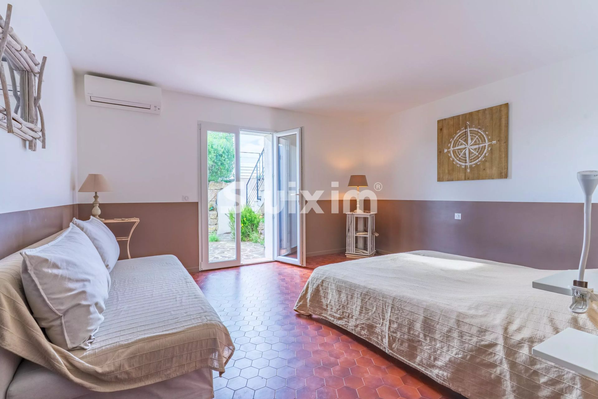 villa 6 Rooms for sale on Cavalaire-sur-Mer (83240)