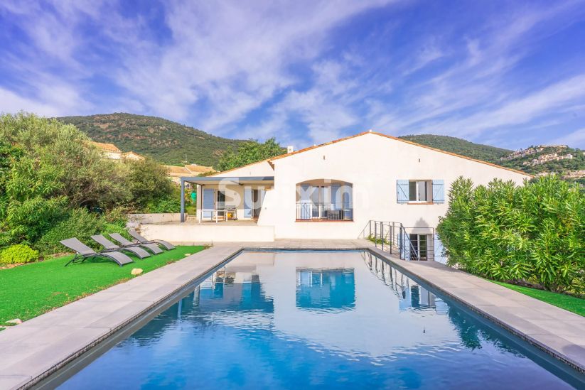 Sale Villa Cavalaire-sur-Mer 6&nbsp;Rooms 200&nbsp;m²