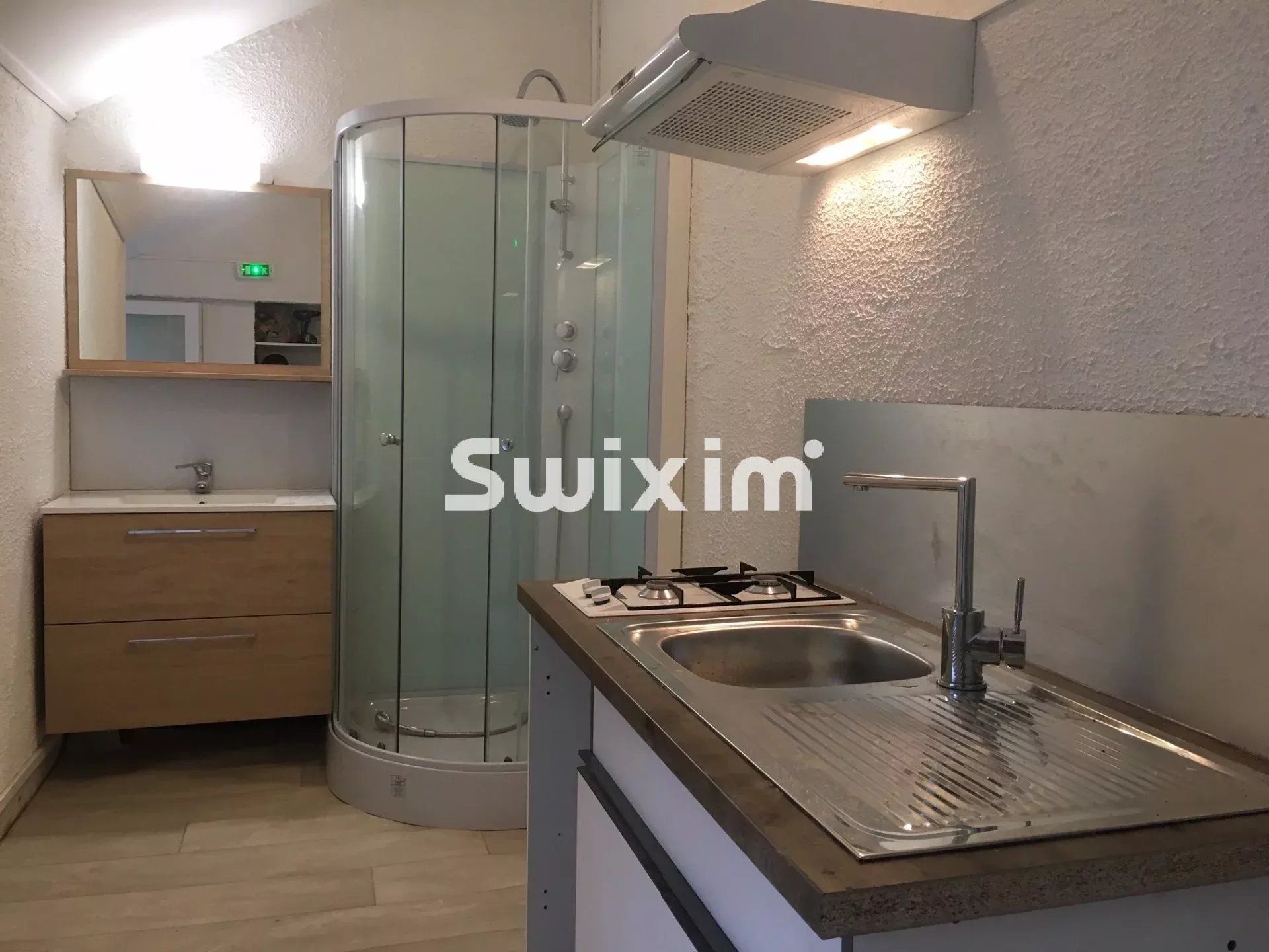building 10 Rooms for sale on Lons-le-Saunier (39000)