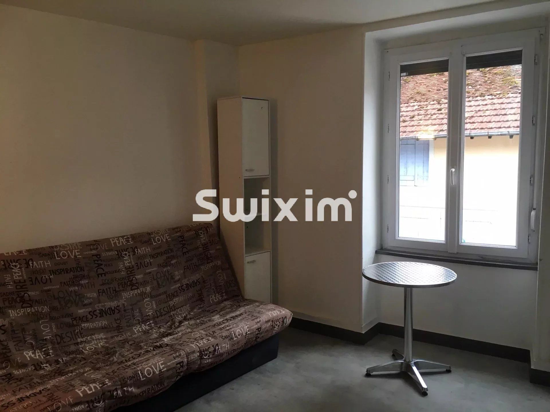 building 10 Rooms for sale on Lons-le-Saunier (39000)