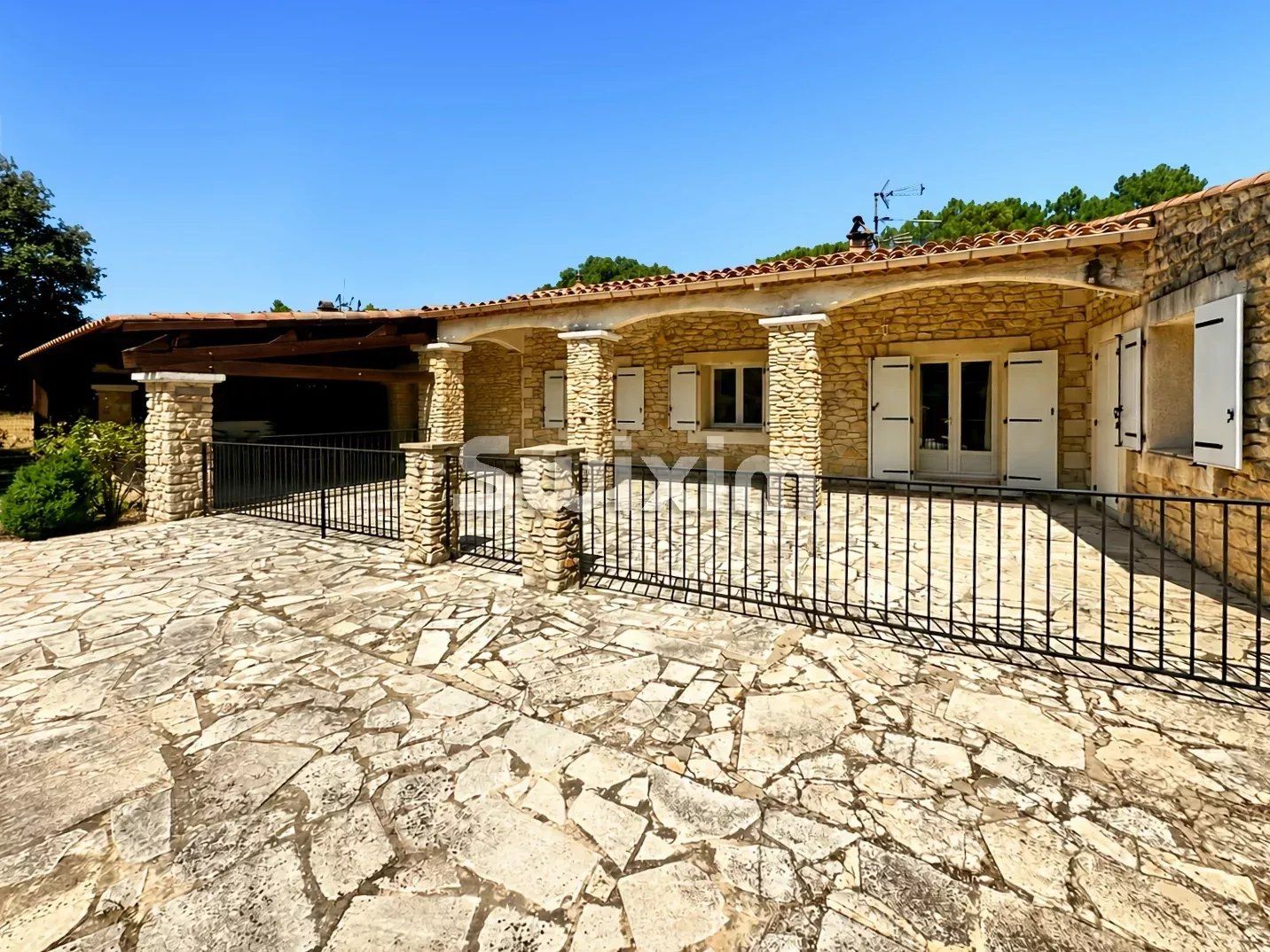 casa 7 Salas en venta en Mornas (84550)