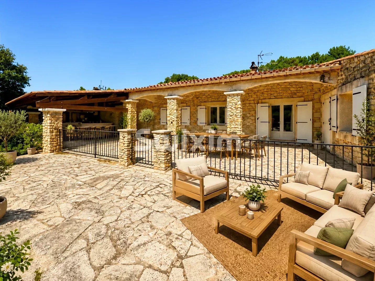 casa 7 Salas en venta en Mornas (84550)
