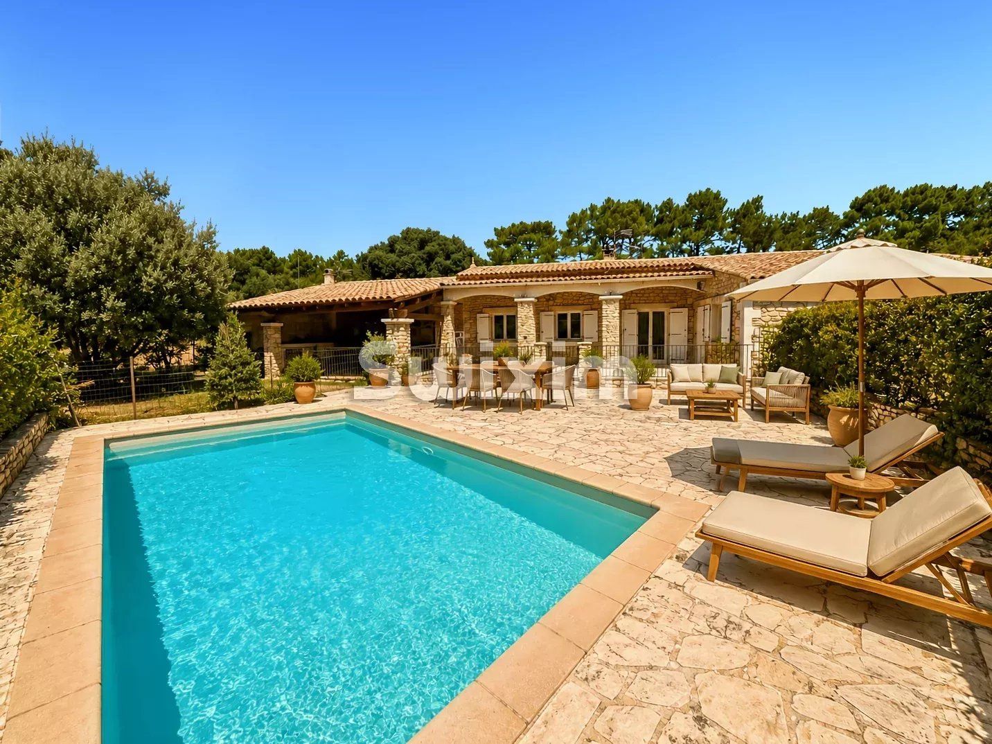casa 7 Salas en venta en Mornas (84550)