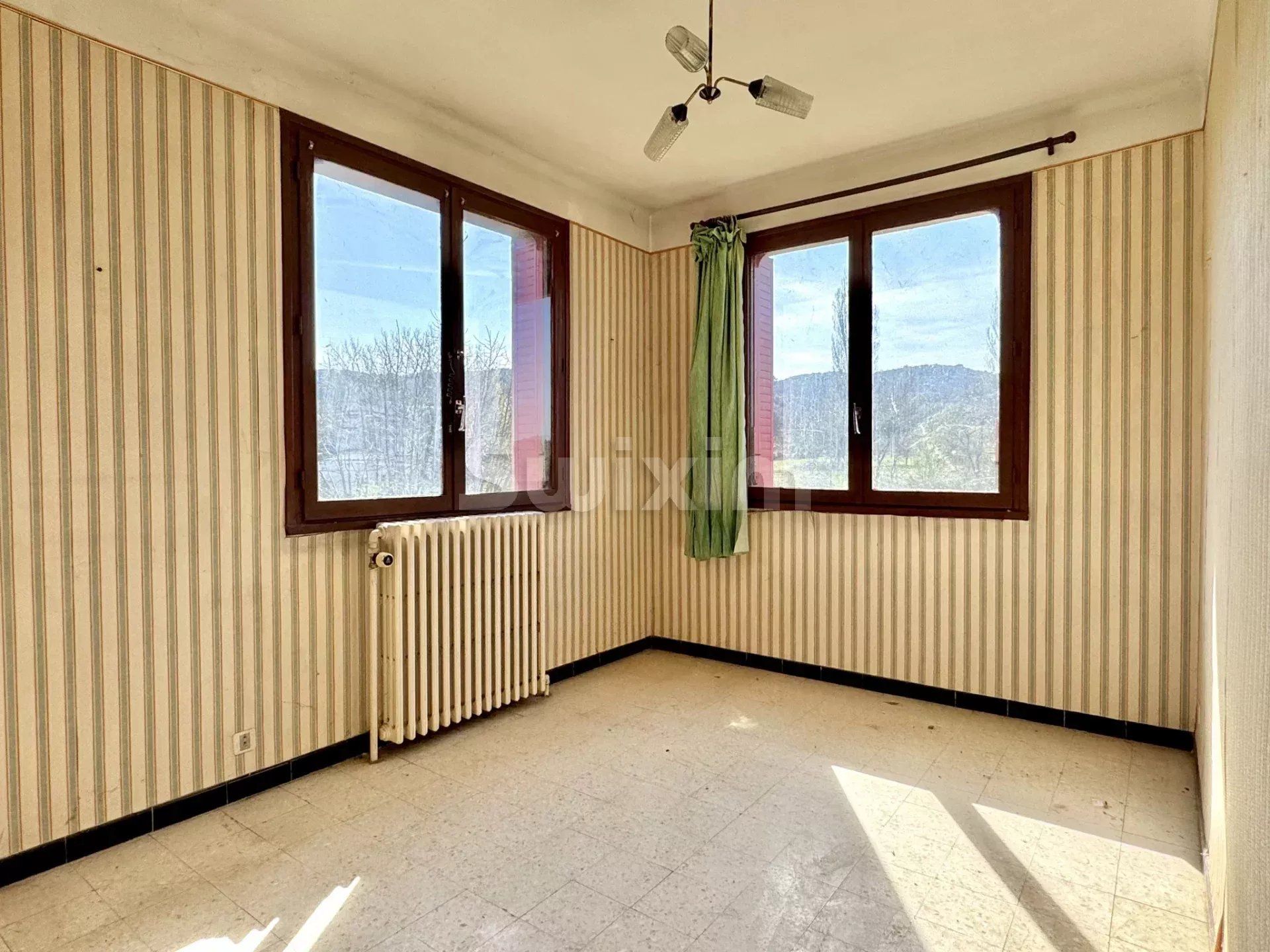 house 4 Rooms for sale on Saint-Julien-les-Rosiers (30340)