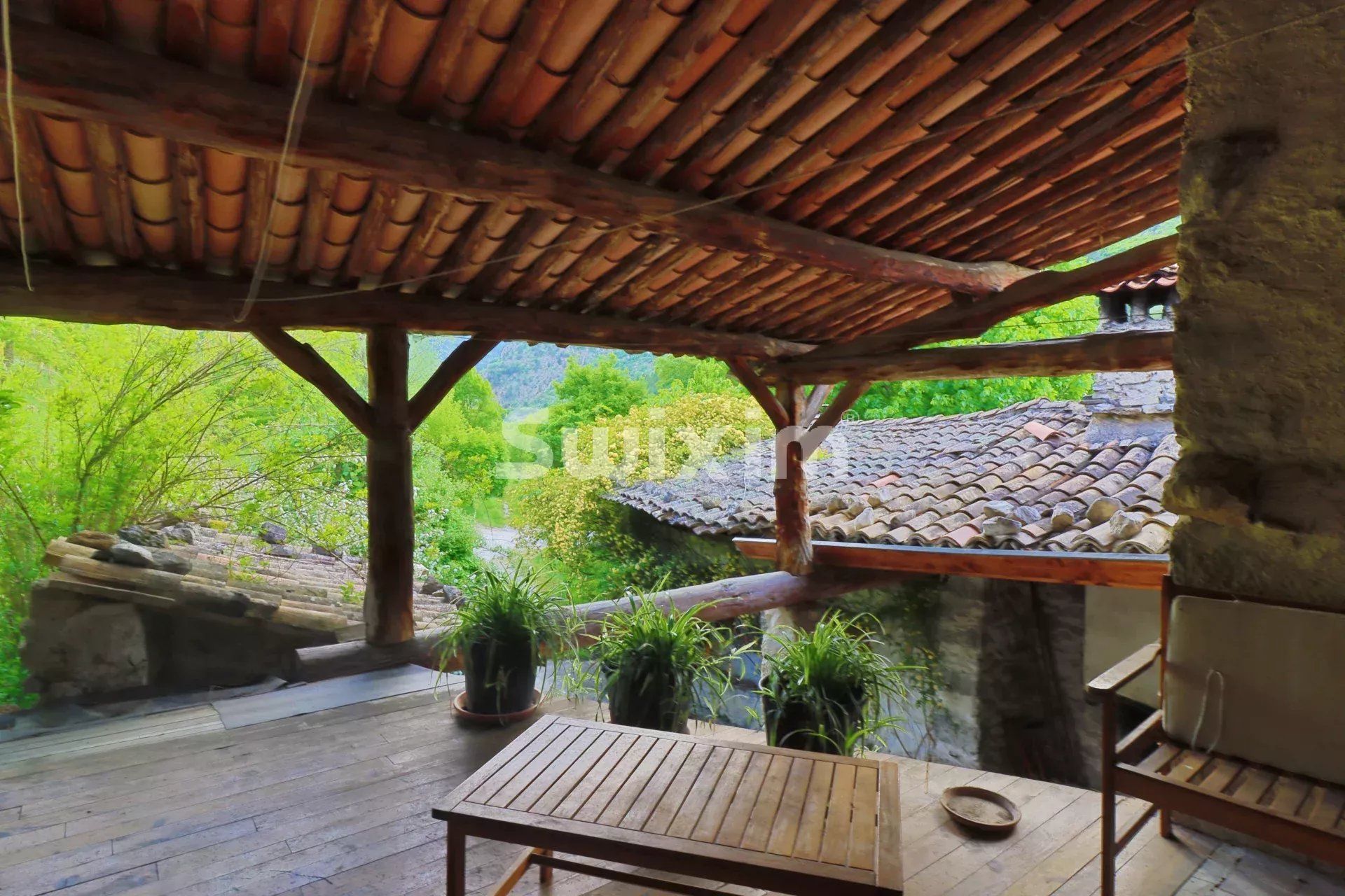 propriété 15 Pièces en vente sur La Motte-Chalancon (26470)