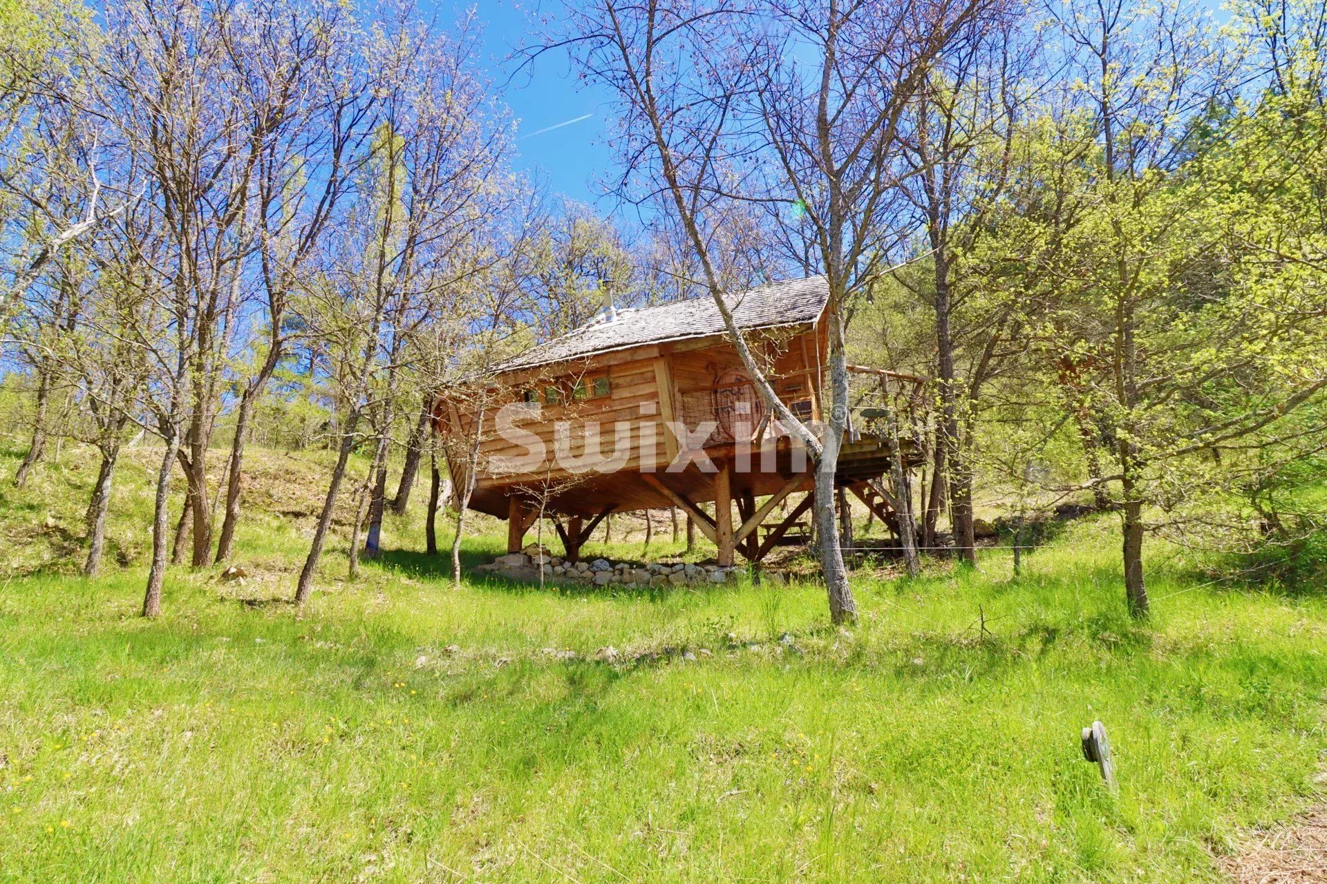 propriété 15 Pièces en vente sur La Motte-Chalancon (26470)