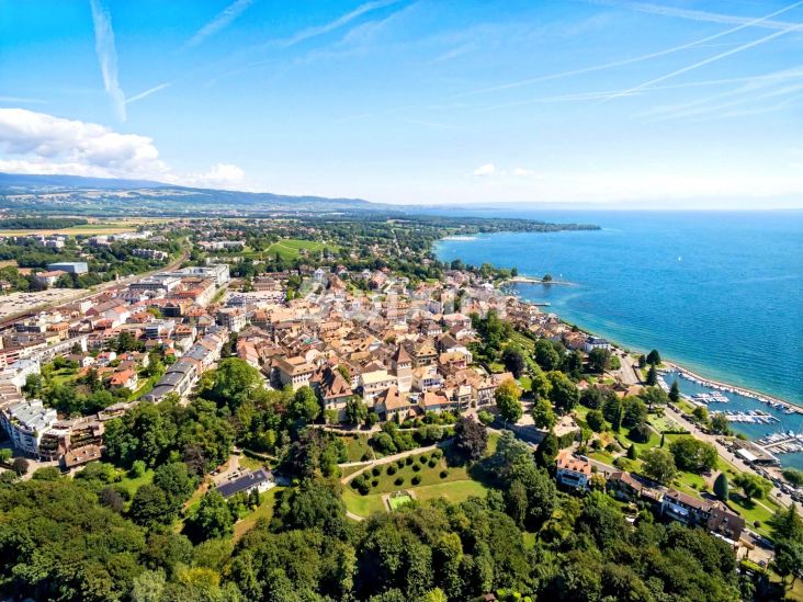Vendita Casa Nyon 10.5&nbsp;Camere 240&nbsp;m²