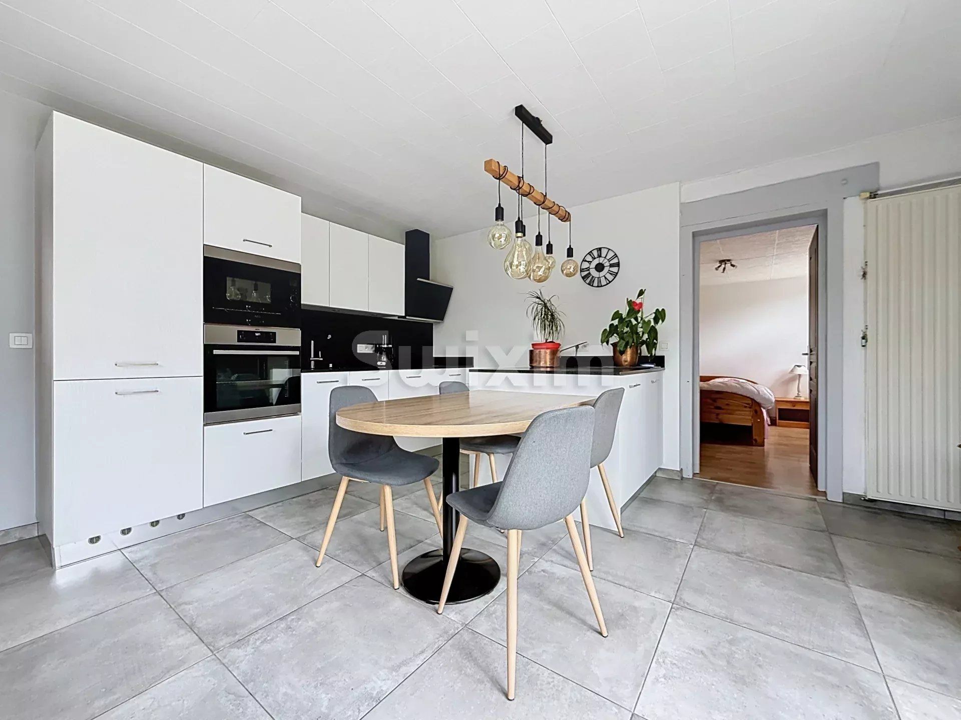 house 10 Rooms for sale on Passy (74190)