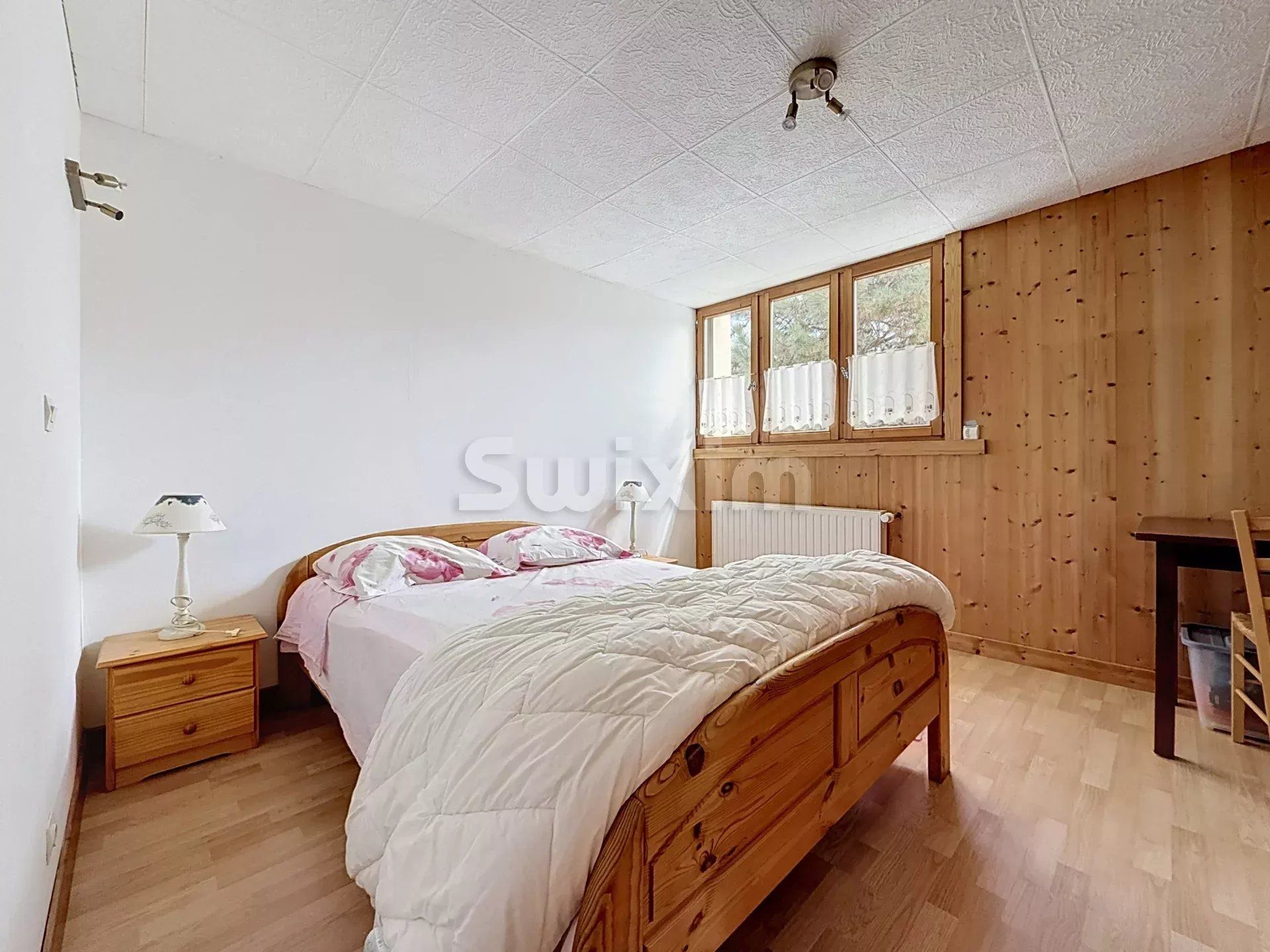 house 10 Rooms for sale on Passy (74190)