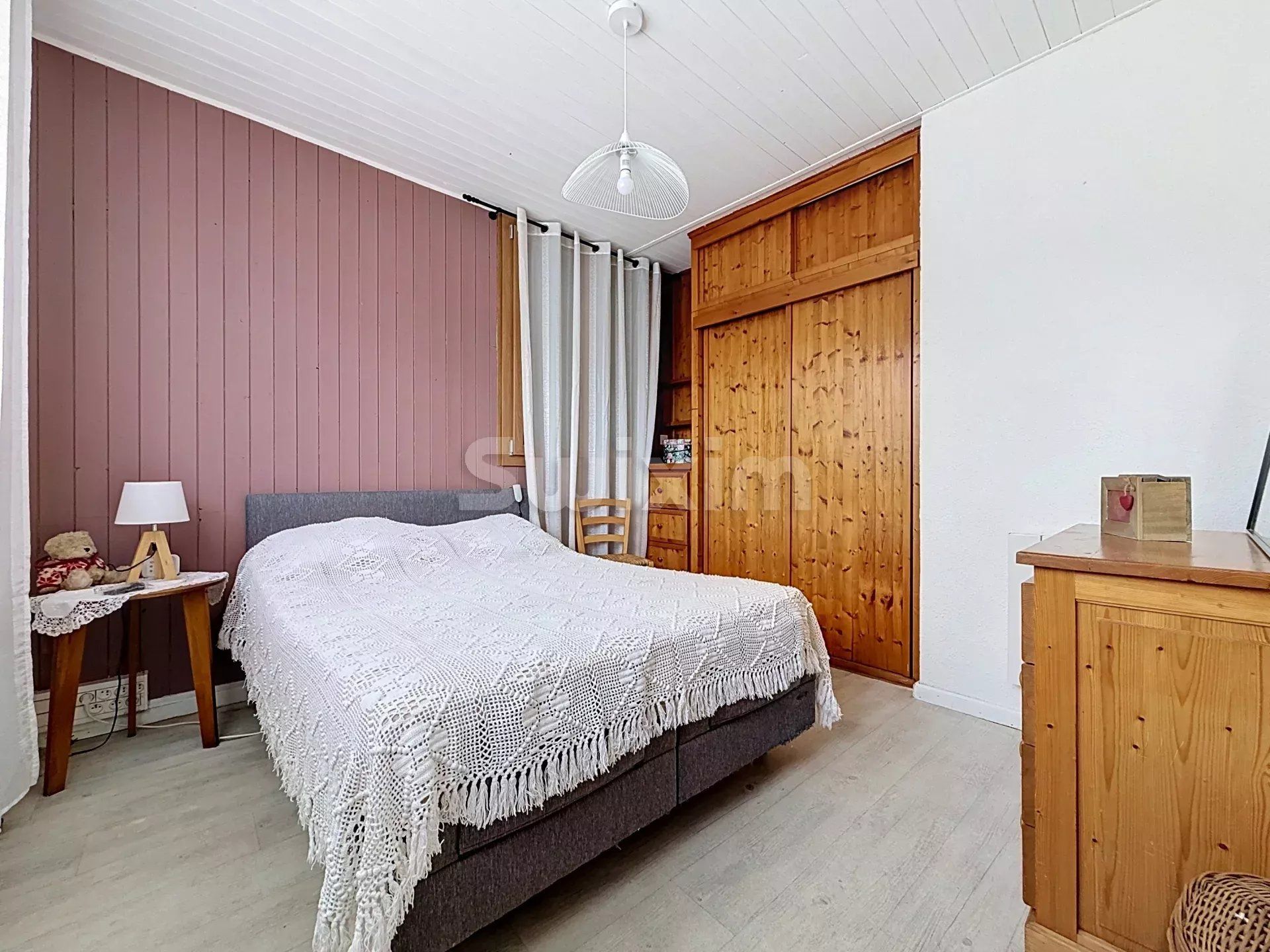 house 10 Rooms for sale on Passy (74190)