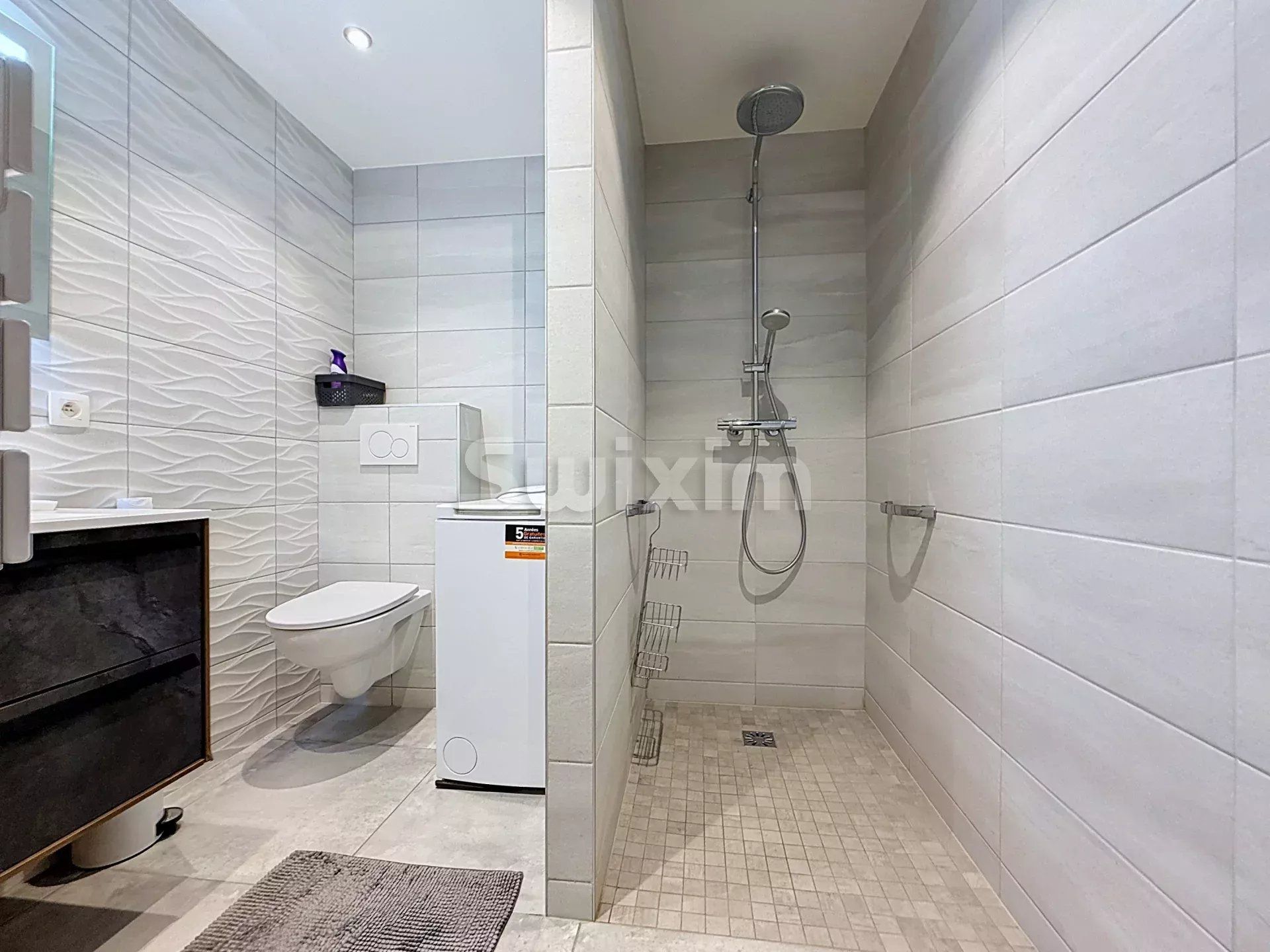 house 10 Rooms for sale on Passy (74190)