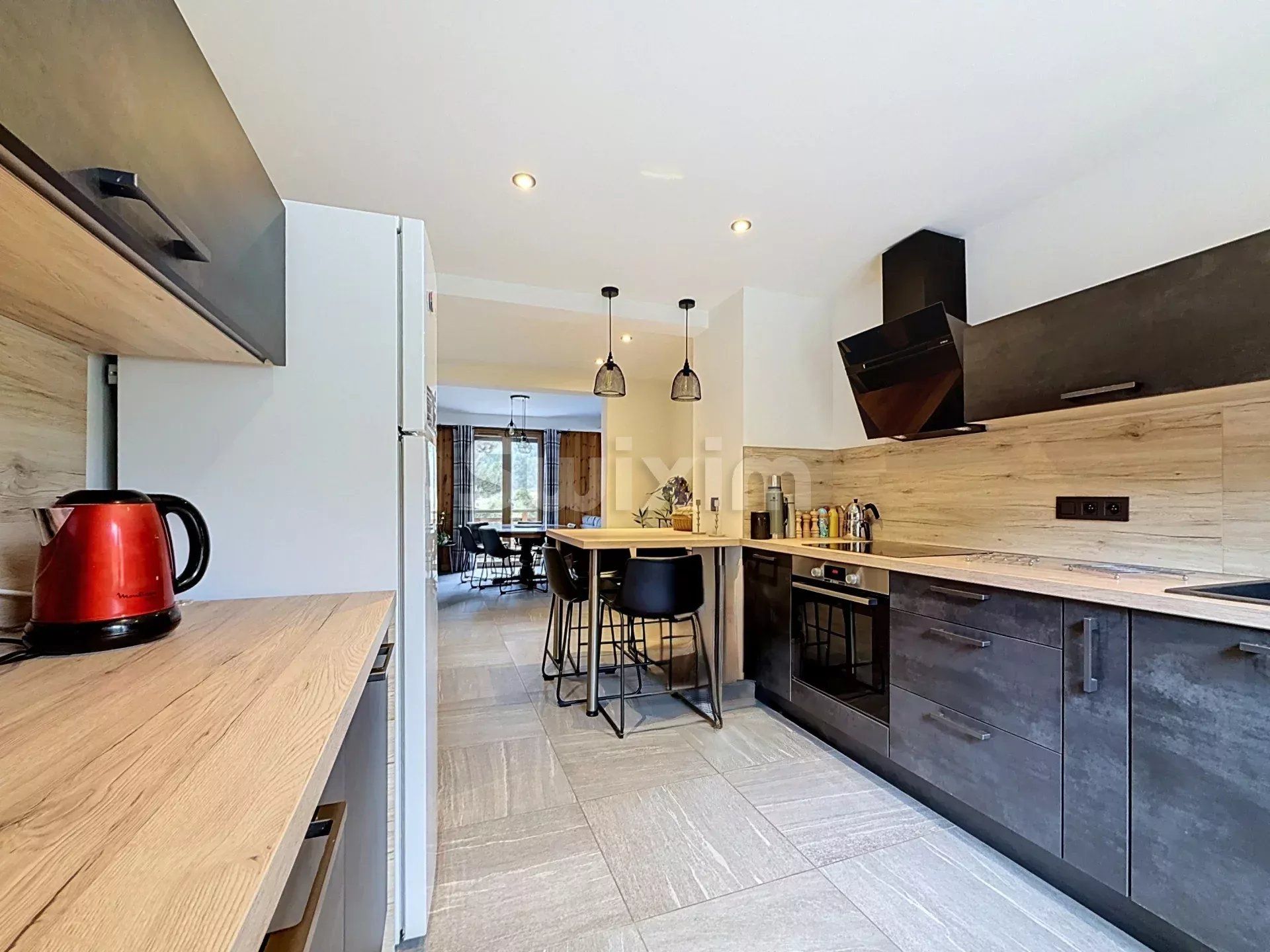 house 10 Rooms for sale on Passy (74190)