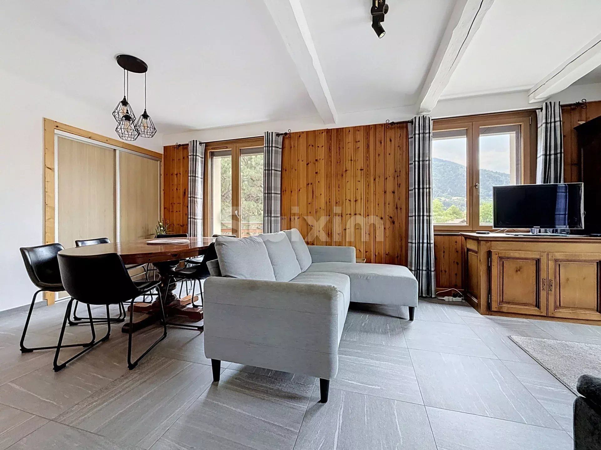 house 10 Rooms for sale on Passy (74190)