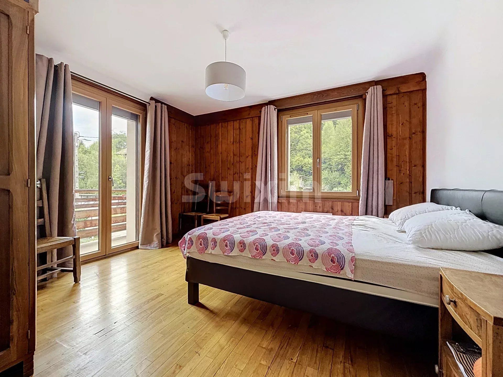 house 10 Rooms for sale on Passy (74190)