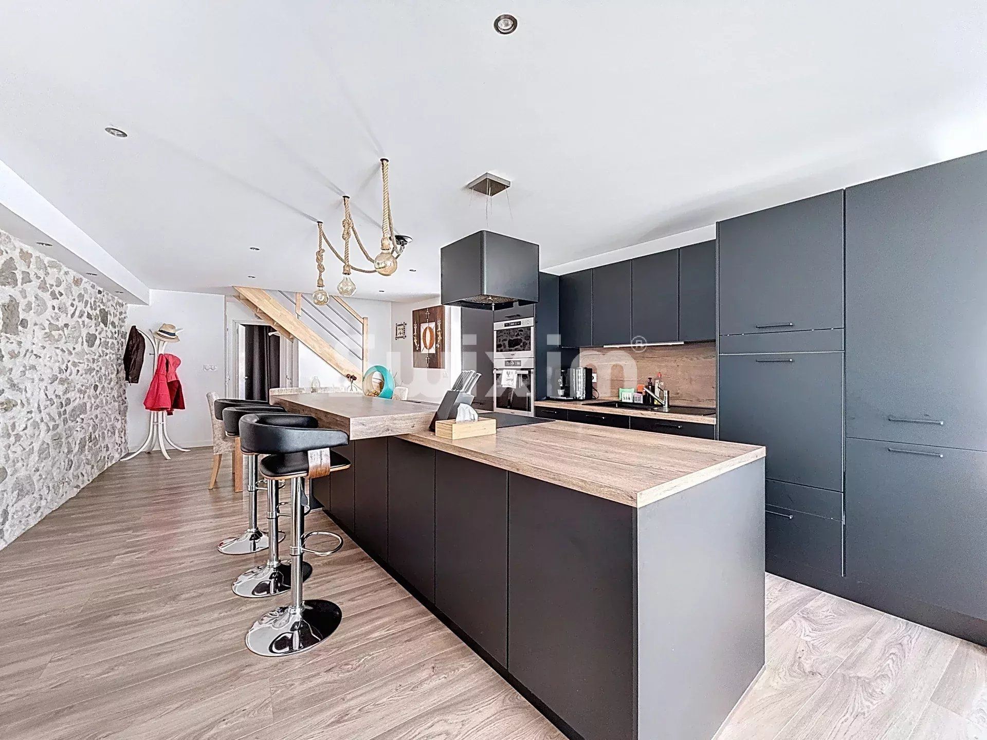 appartamento 6 Camere in vendita su Divonne-les-Bains (01220)
