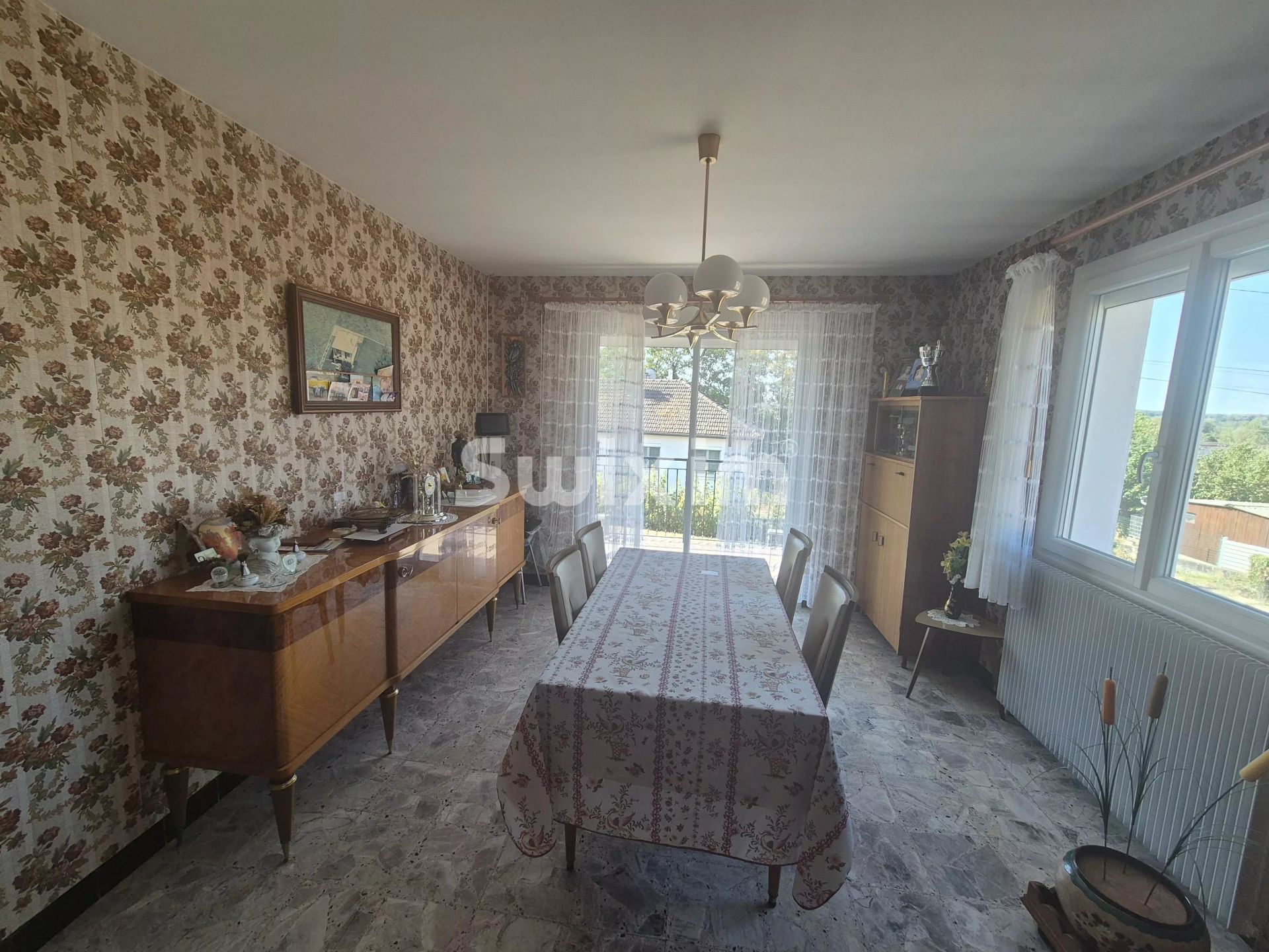 house 6 Rooms for sale on Orchamps (39700)
