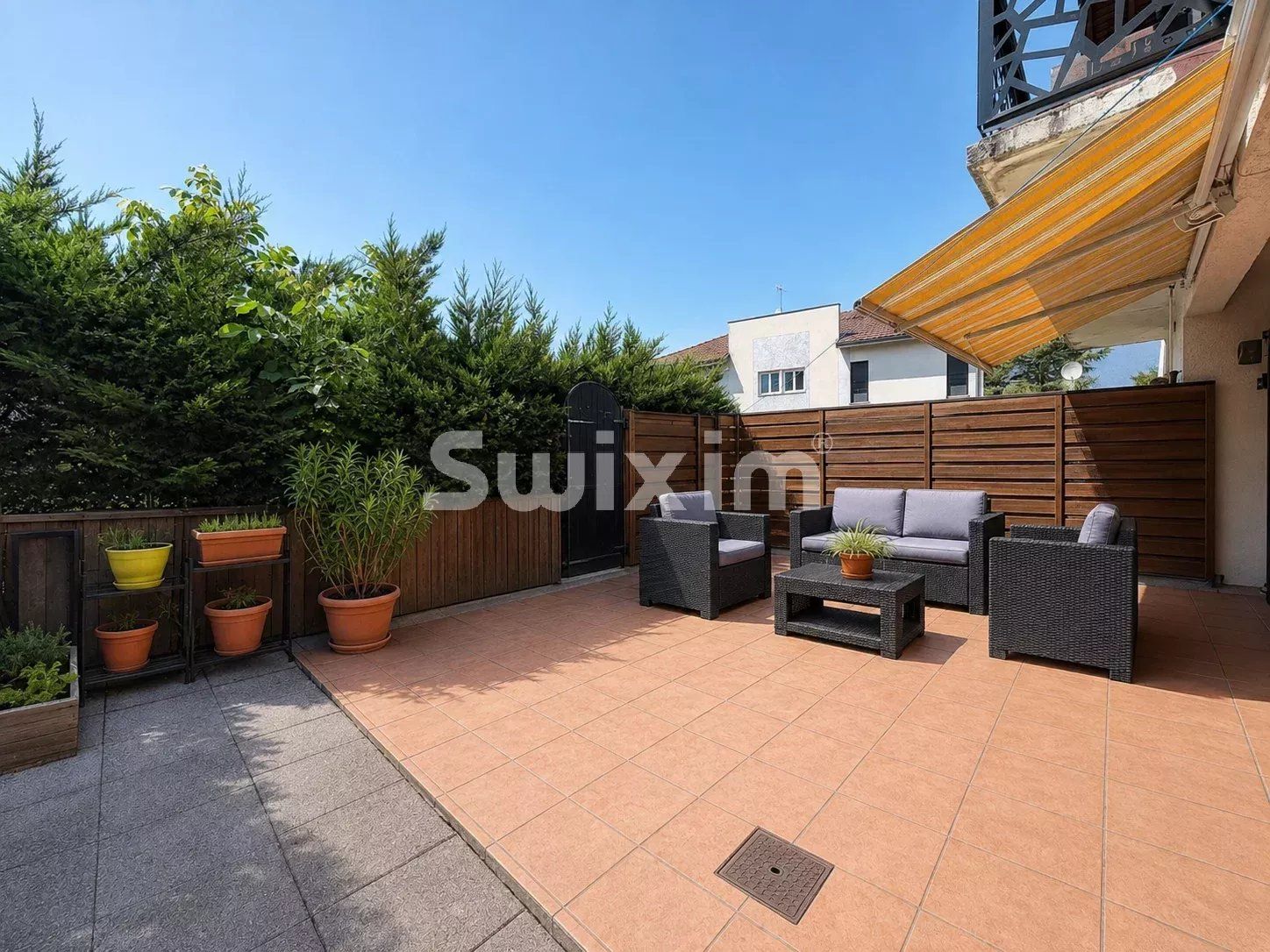 casa 7 Quartos para venda sobre Saint-Genis-Pouilly (01630)