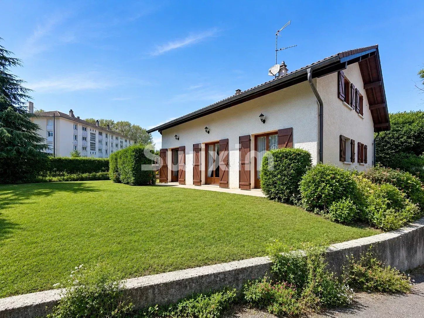 casa 7 Quartos para venda sobre Saint-Genis-Pouilly (01630)