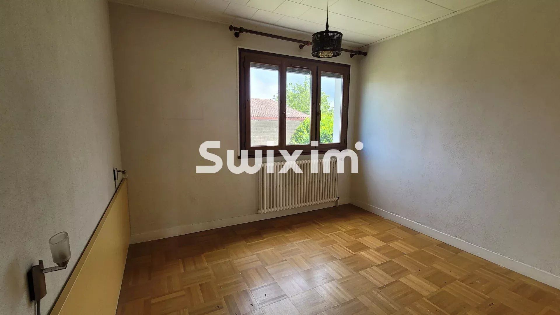 house 5 Rooms for sale on Lons-le-Saunier (39000)