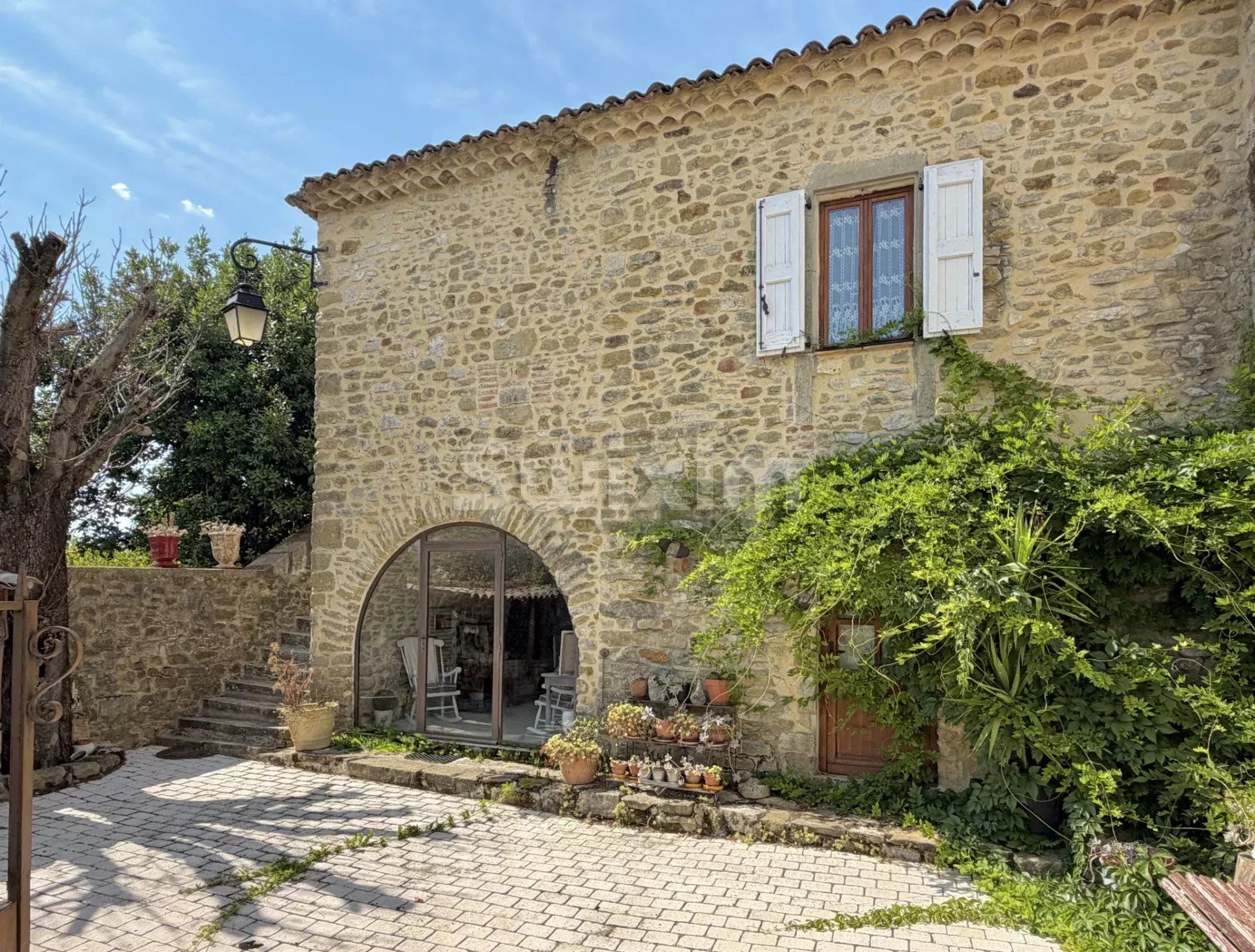 house 7 Rooms for sale on Deaux (30360)