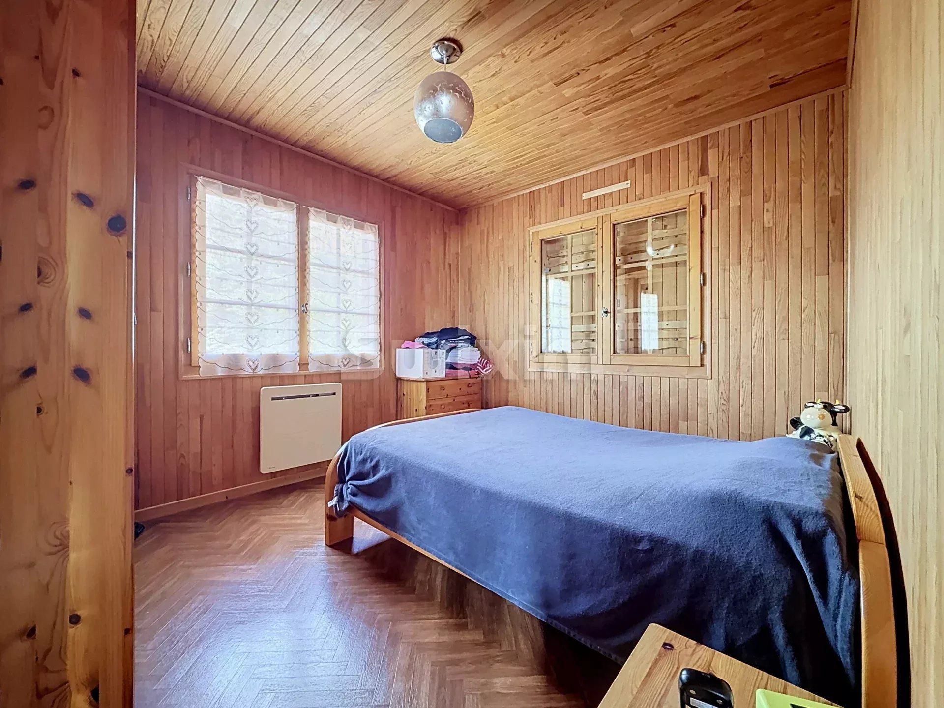 chalet 5 Rooms for sale on Passy (74190)