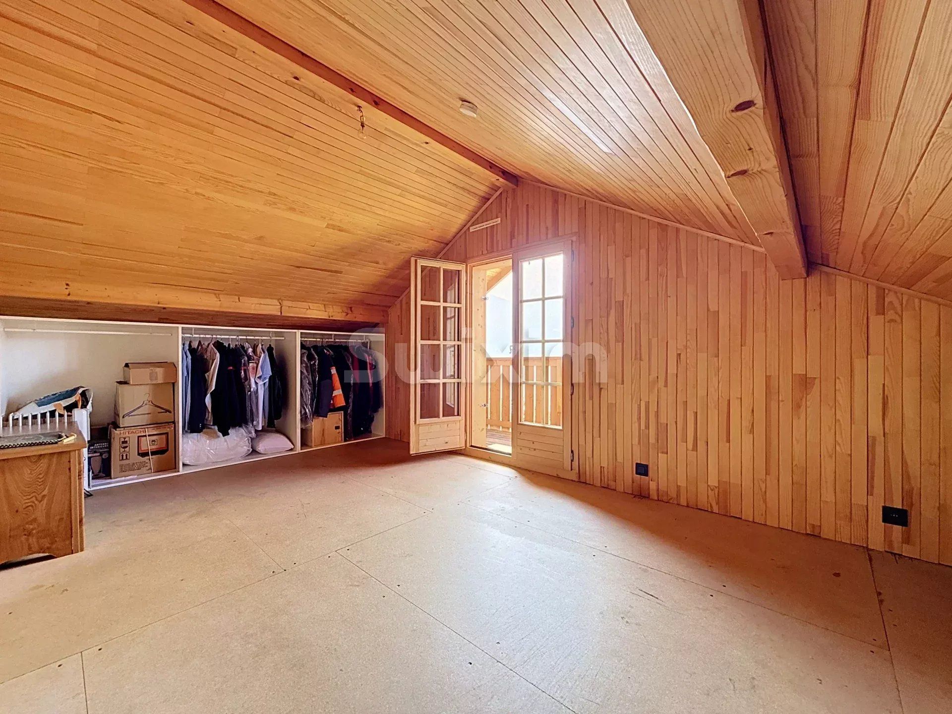 chalet 5 Rooms for sale on Passy (74190)