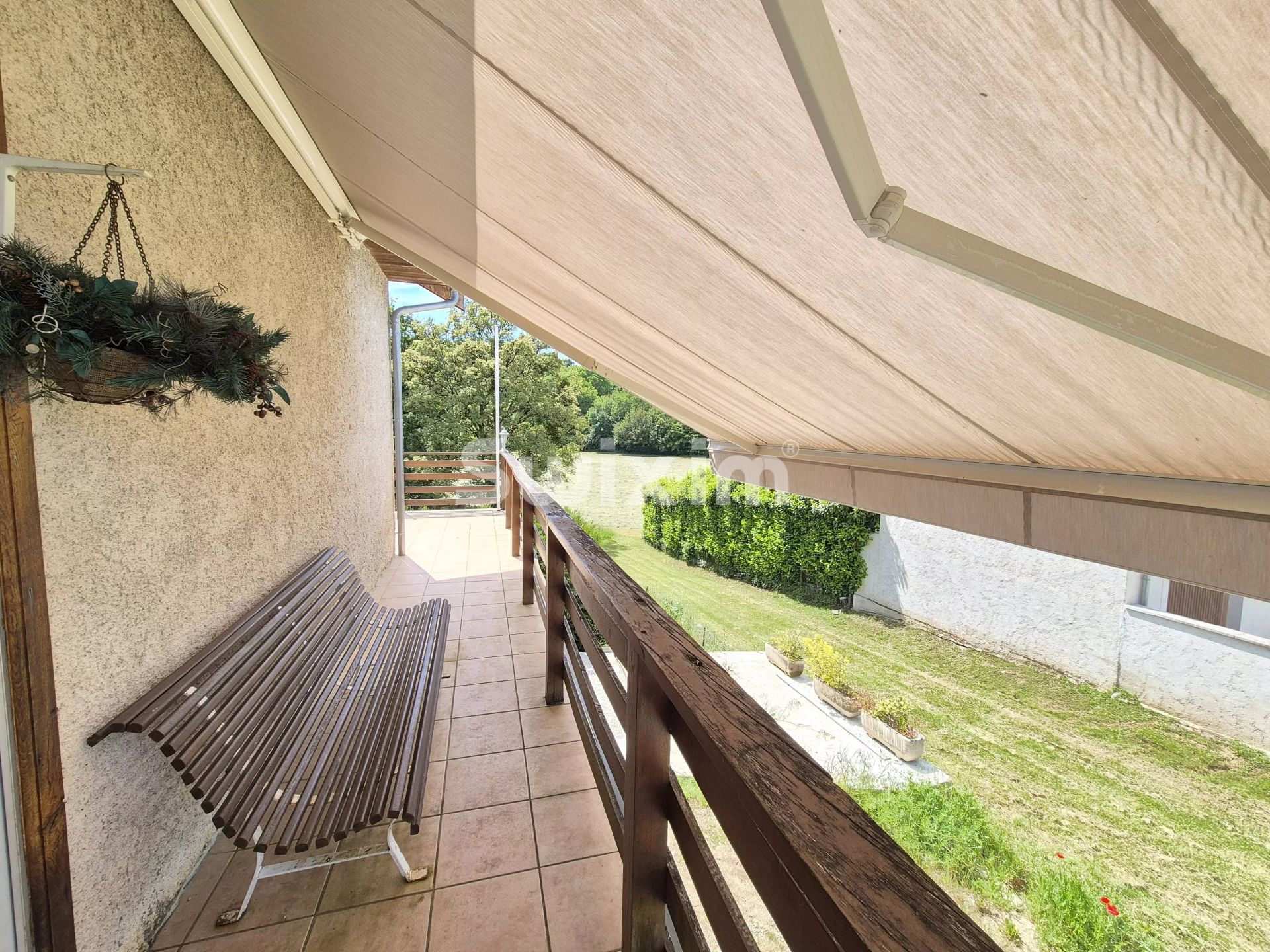 house 5 Rooms for sale on Rochefort-sur-Nenon (39700)